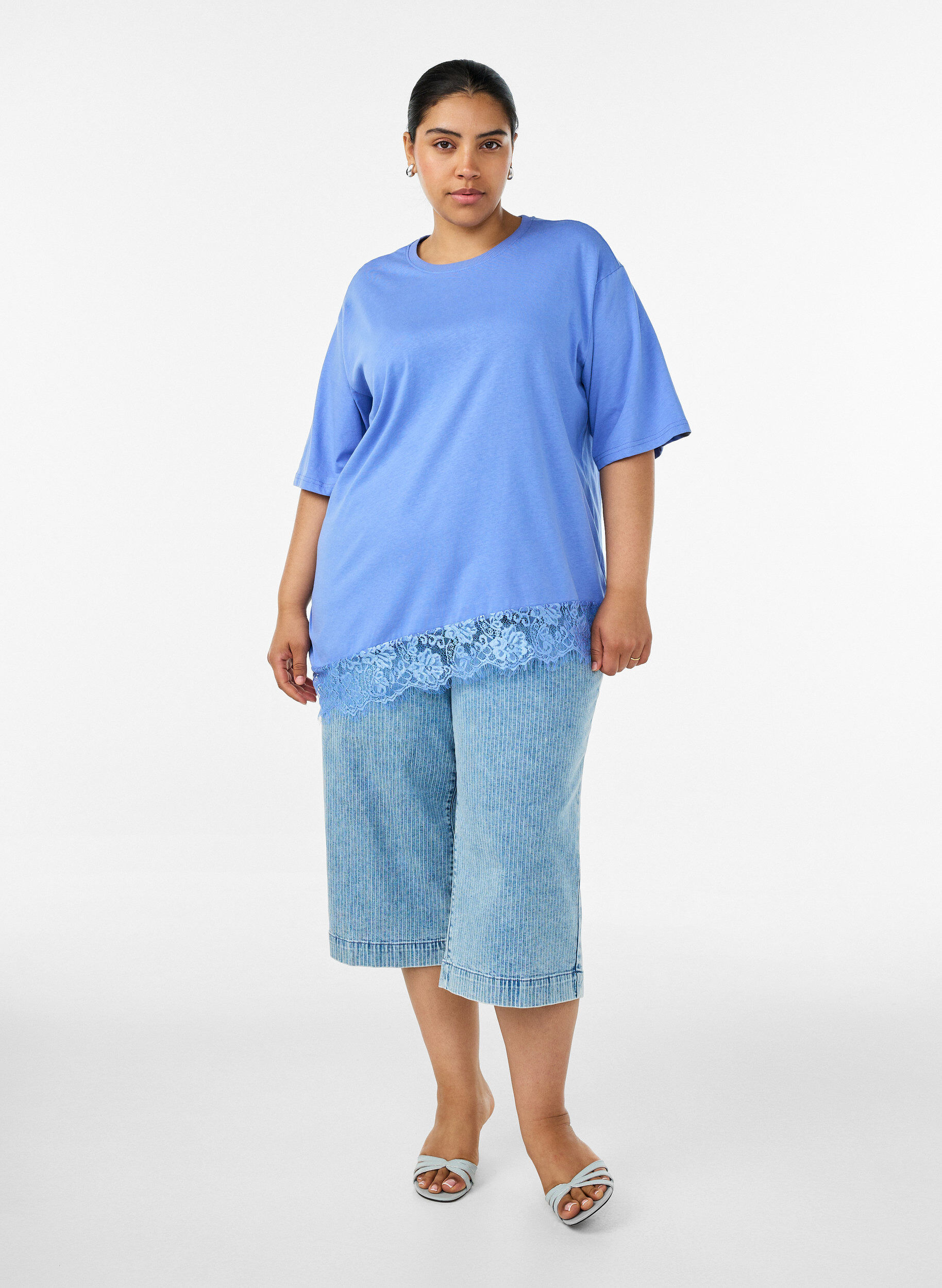 Zizzifashion T-shirt with asymmetric lace hem, Purple, Model image number 1