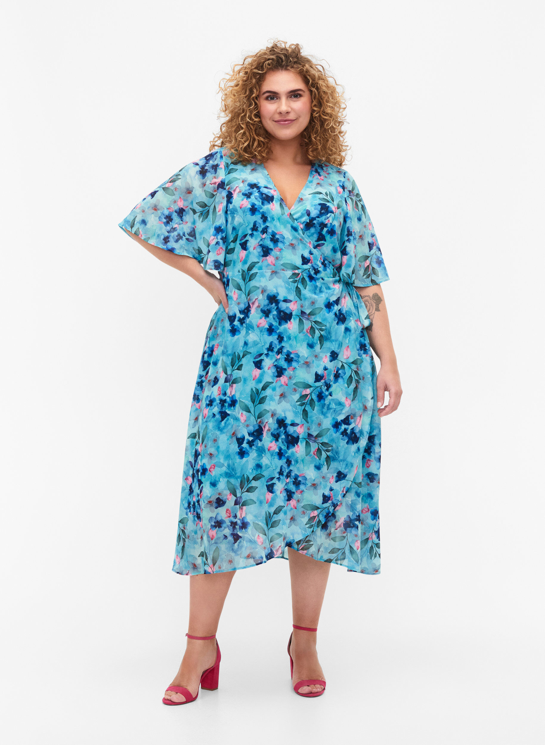 Zizzifashion Short-sleeved wrap dress with floral print, Trellis AOP, Model image number 2