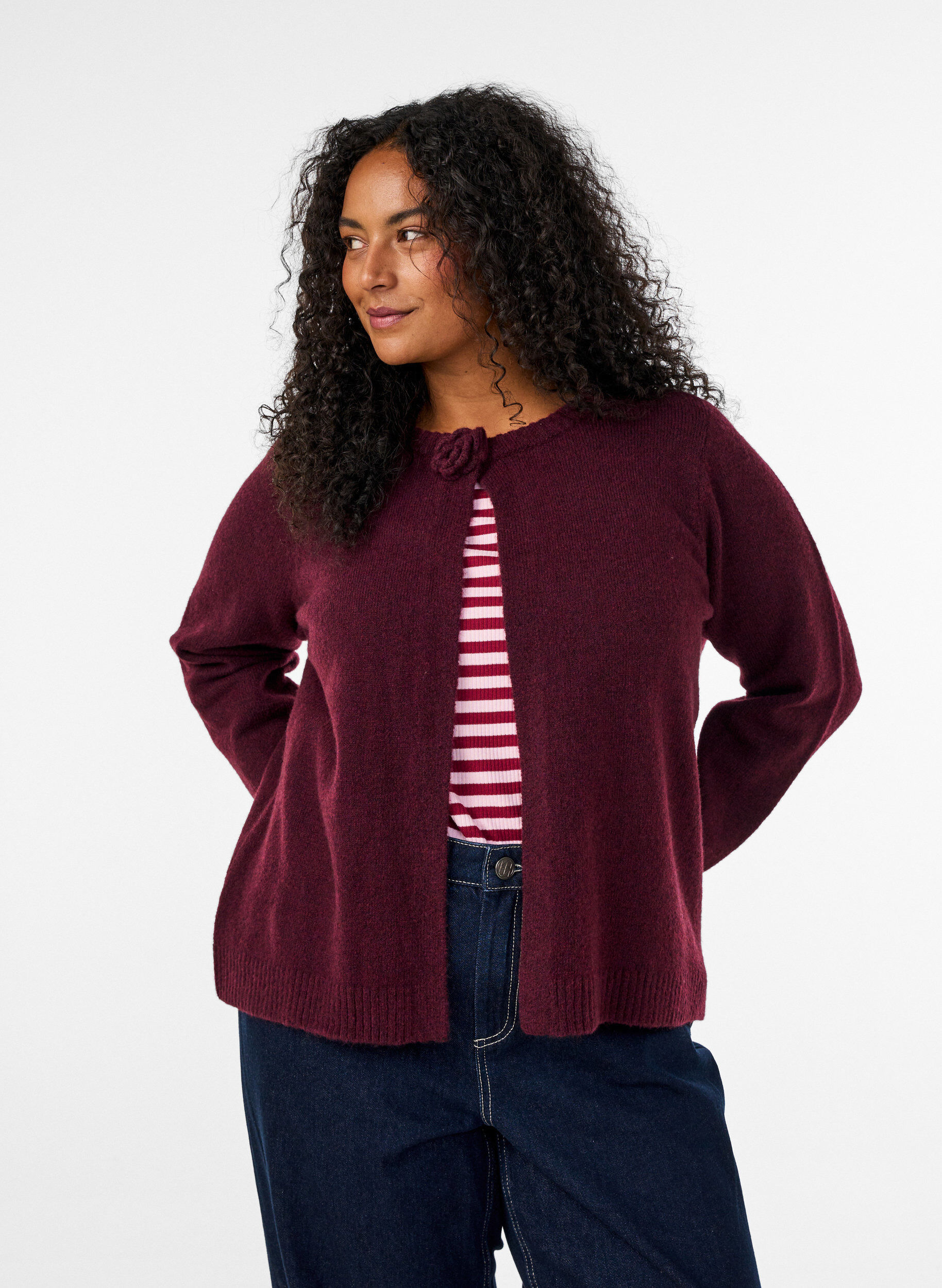 Knitted cardigan with flower detail, Dark Bordeaux, Model