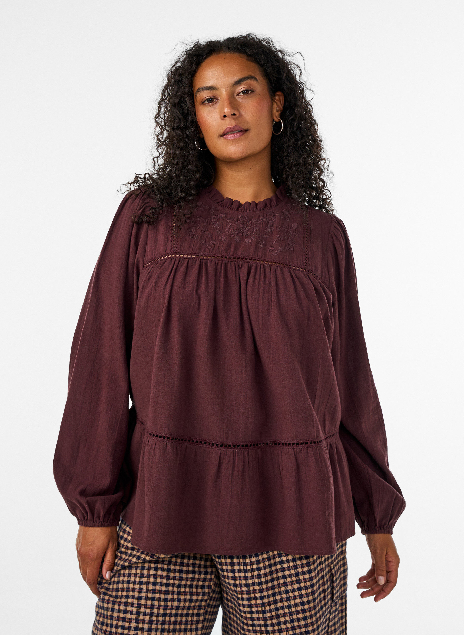 ZizzifashionBlouse with embroidery and eyelet embroidery trim, Dark Bordeaux, Model image number 0