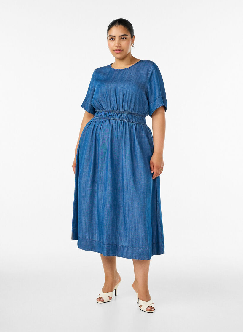 Midi dress in a denim look with an elasticated waist, Blue, Model image number 0
