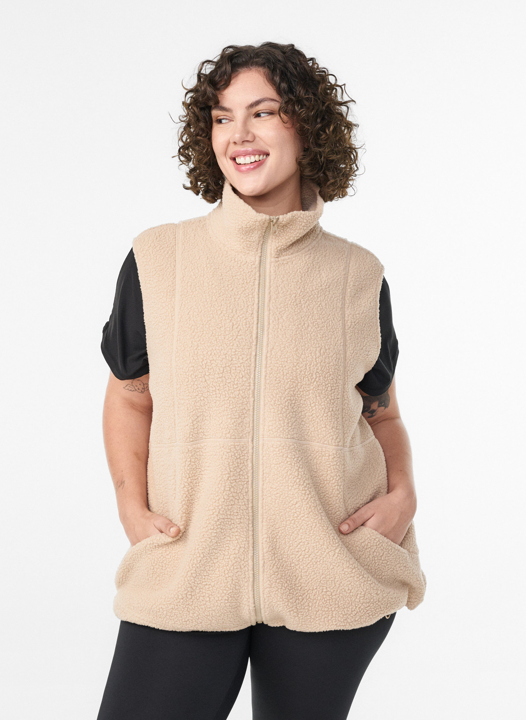 Teddy vest with pockets, Beige, Model