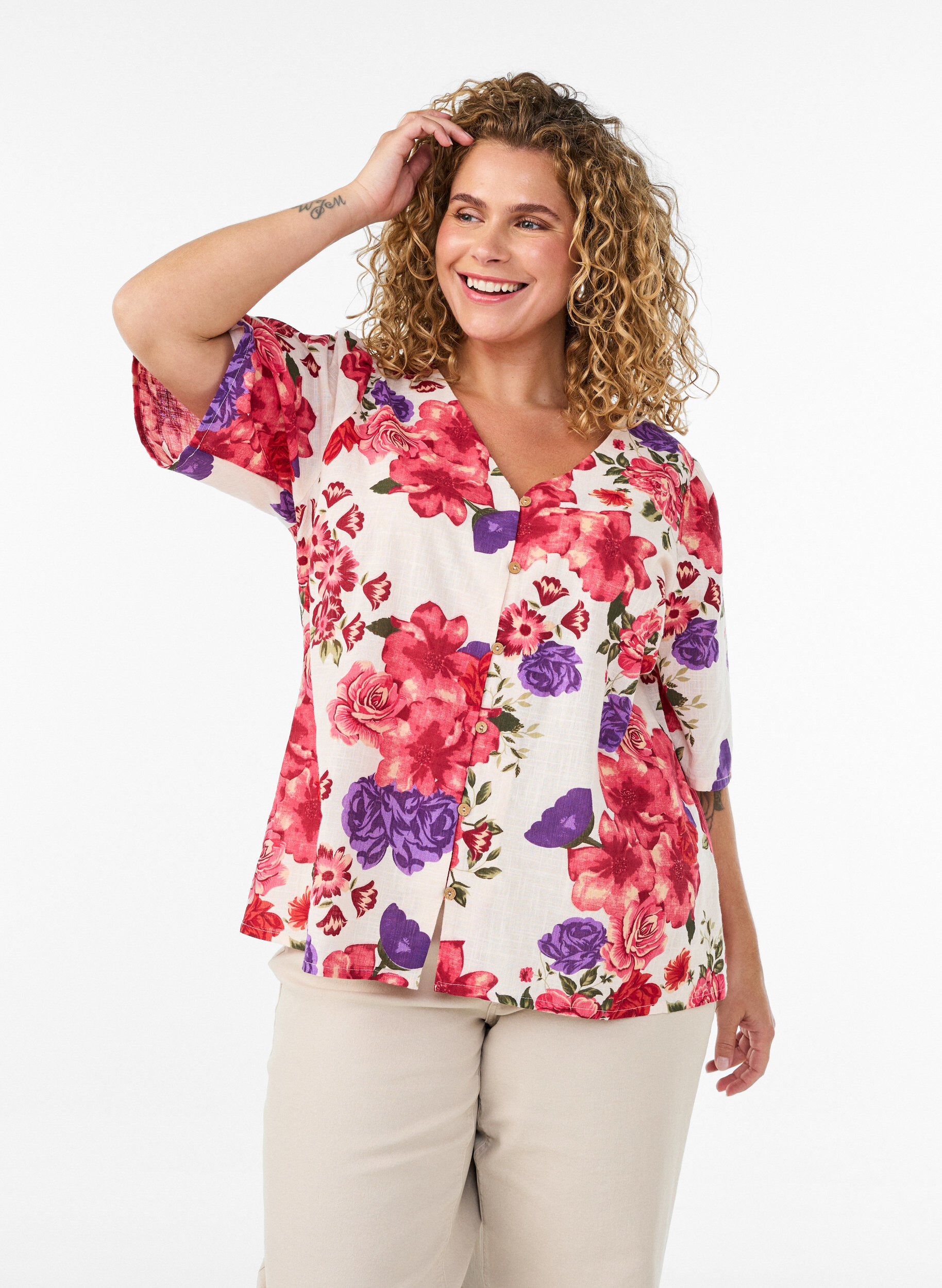 Zizzifashion Short-sleeved cotton shirt with a V-neck, Red, Model image number 0