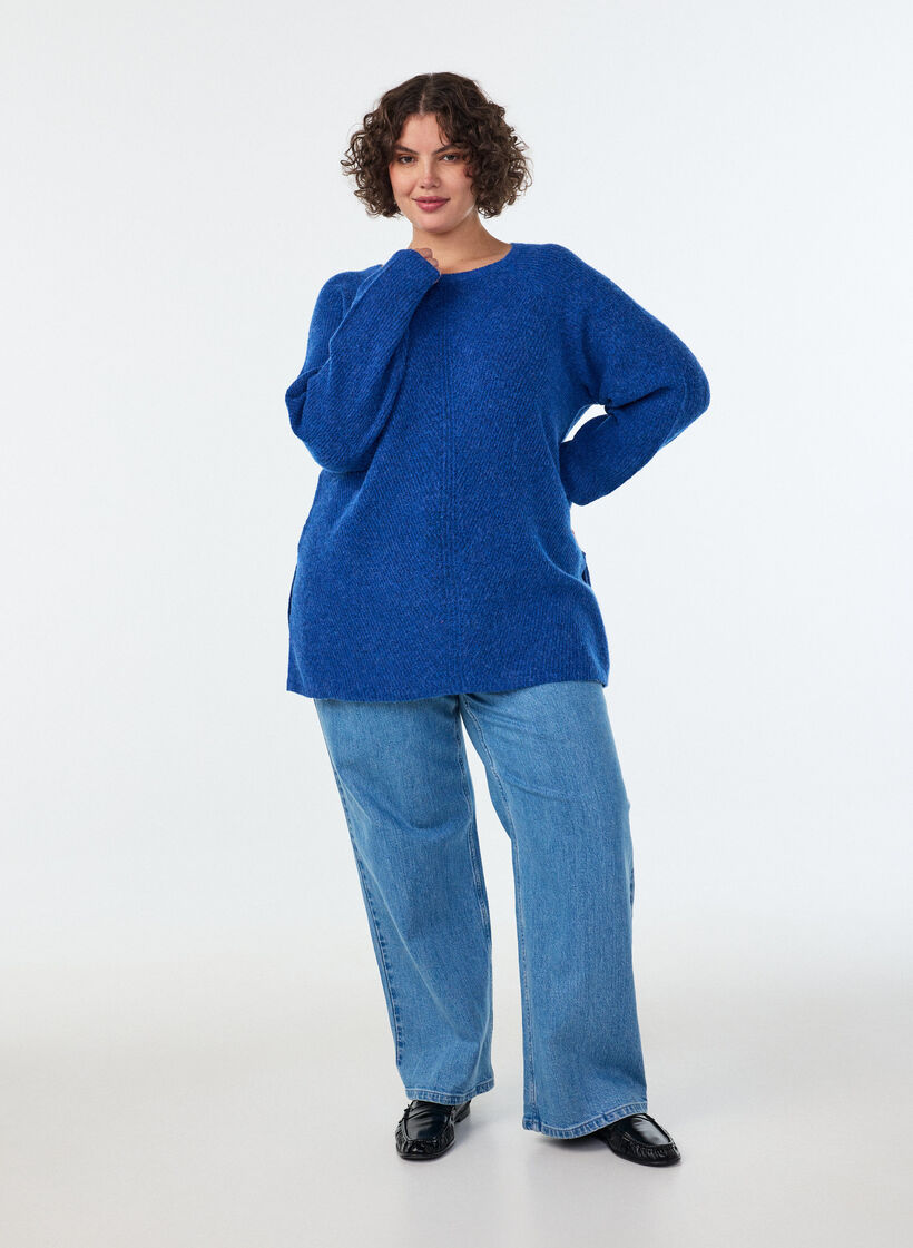 Knitted jumper with a diagonal pattern and raglan sleeves, Blue, Model image number 1
