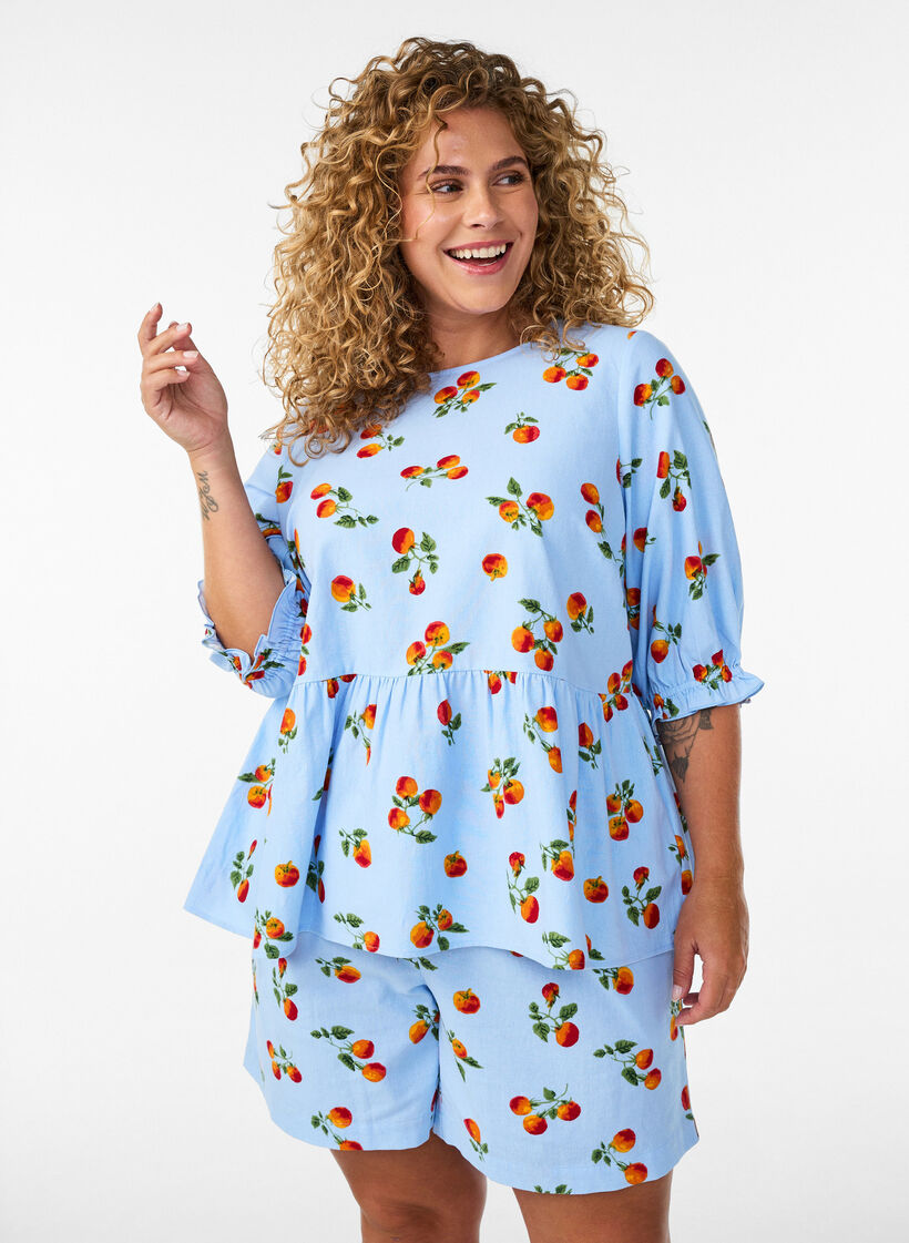 Cotton shorts with a tomato print and high waist, Light Blue, Model image number 3