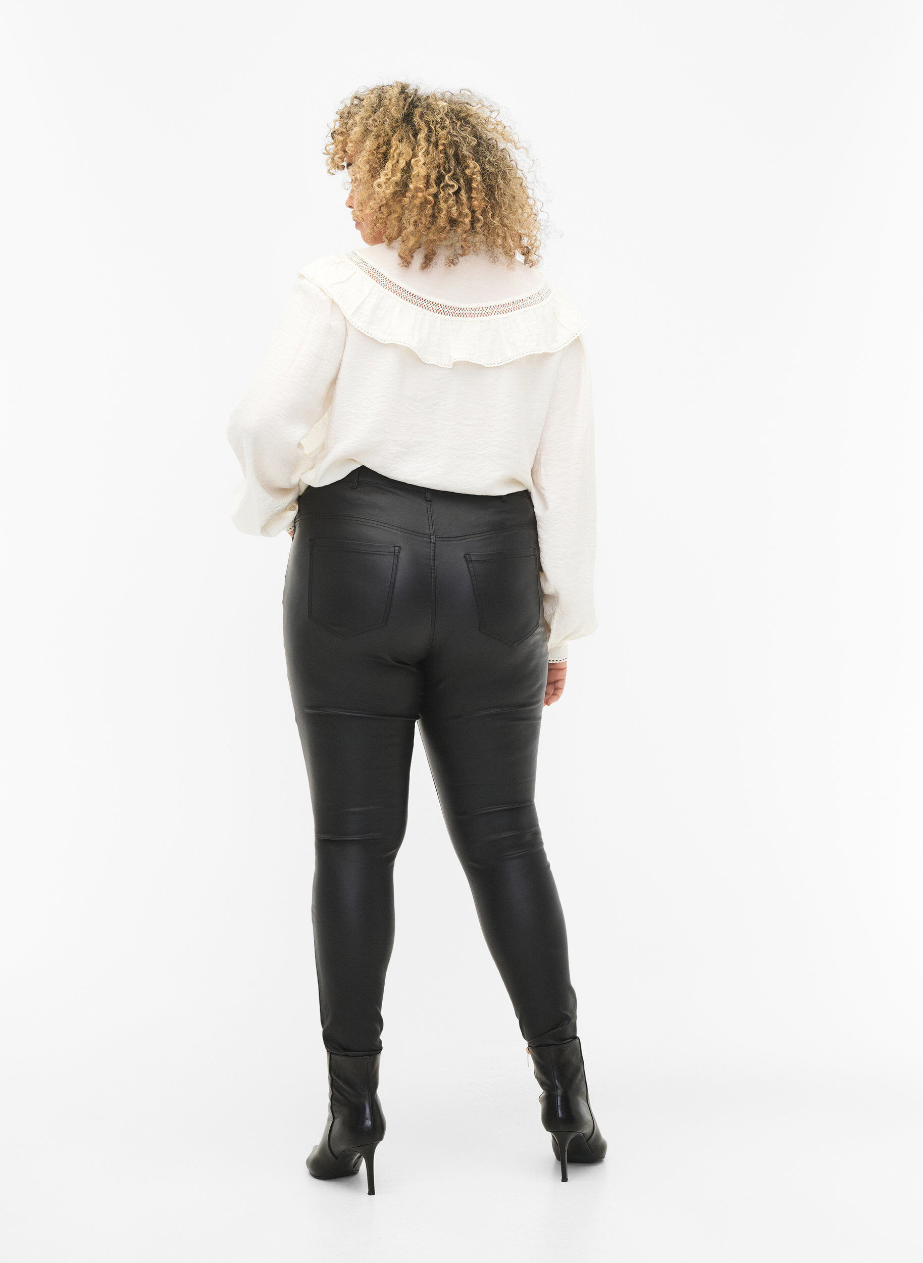 Zizzifashion Coated Amy Jeans, Black coated, Model image number 2