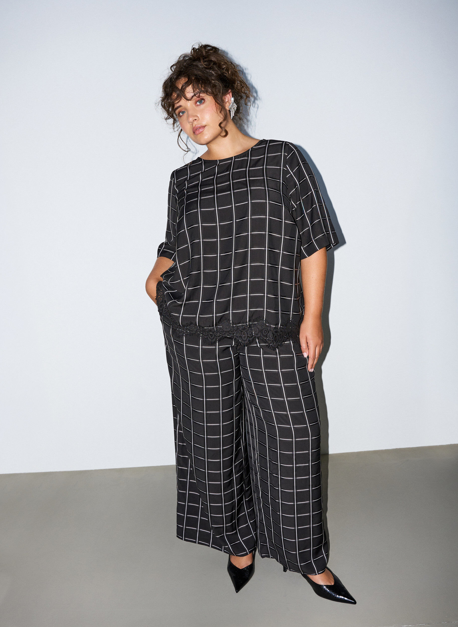 Checked wide-leg trousers, Black, Model