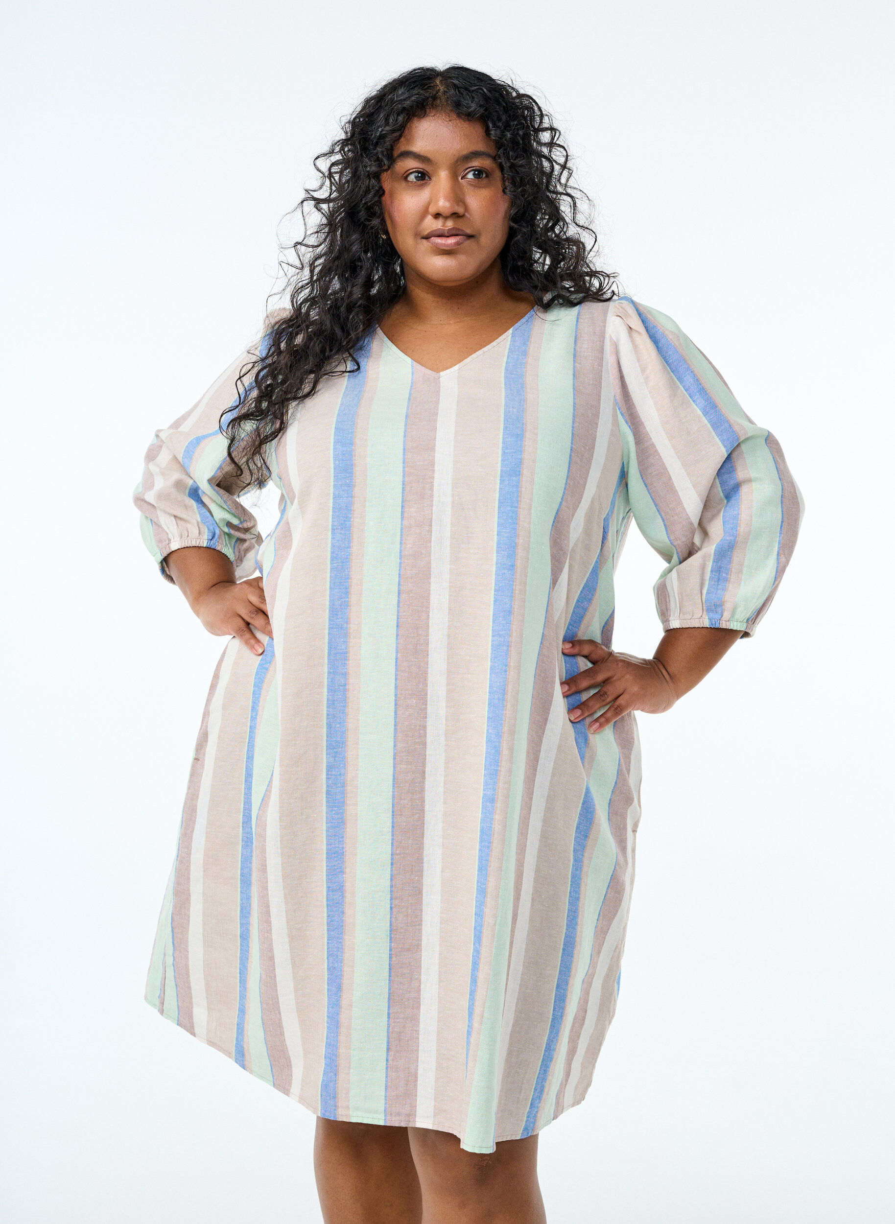 Zizzifashion Short dress in linen and viscose with 3/4 sleeves, Blue, Model image number 0