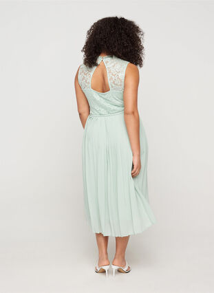 Midi dress with lace and pleats, Chinois Green, Model image number 1