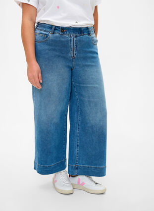 Cropped jeans with flare, Blue denim, Model image number 2