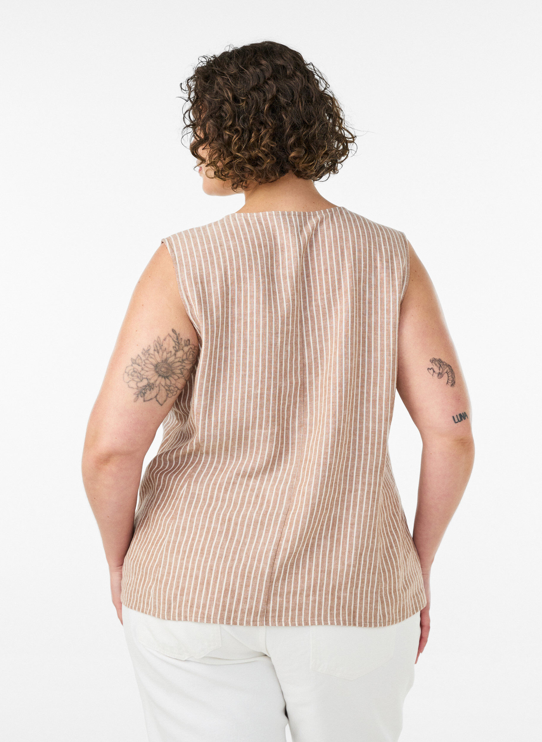 Zizzifashion Striped vest in linen and viscose, Beige, Model image number 2