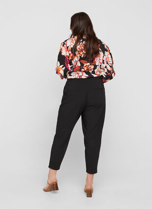 Cropped trousers in a classic design, Black, Model image number 1