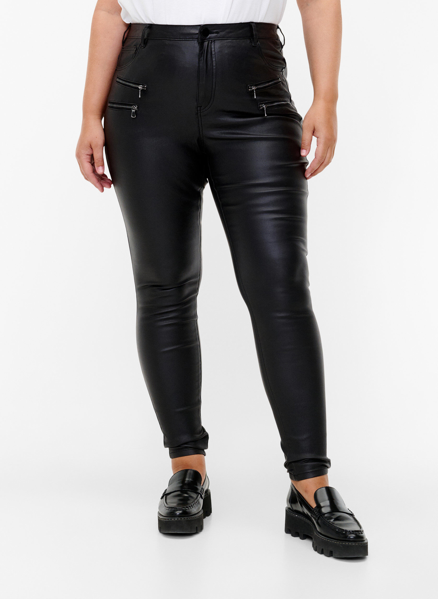 Zizzifashion Coated Amy jeans with zipper detail, Black, Model image number 2