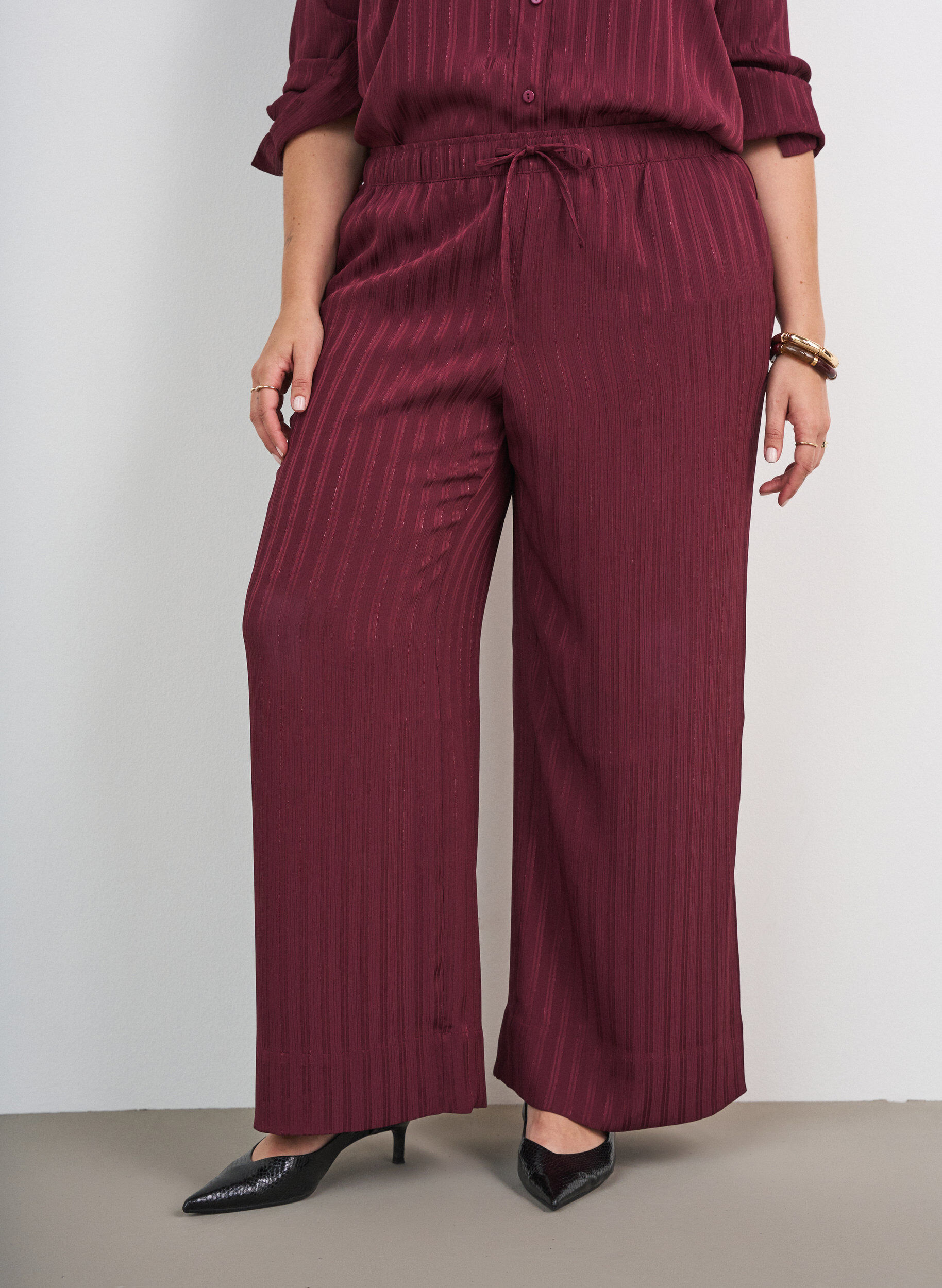 ZizzifashionTrousers with textured stripes and straight legs, Red, Model image number 3