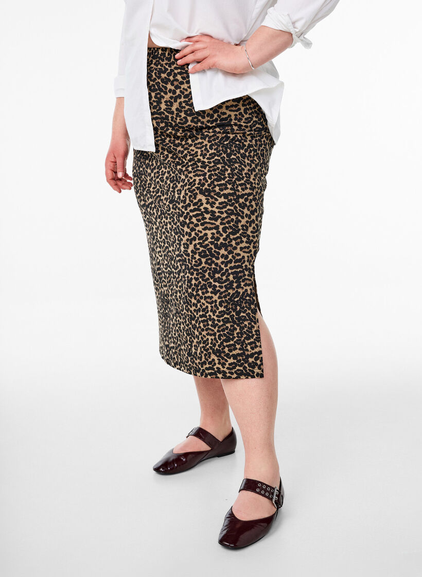 Midi skirt with slit and leopard print, Brown, Model image number 2