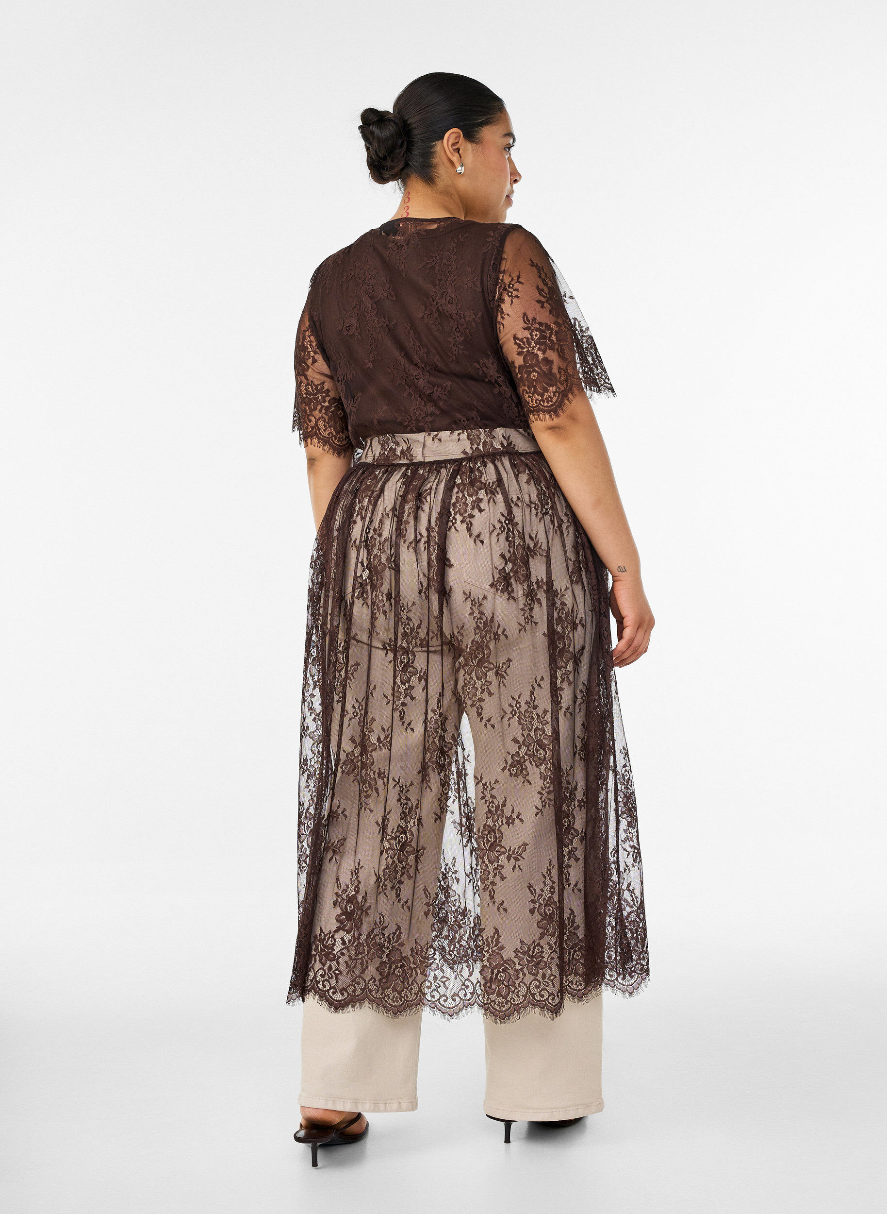 Zizzifashion Sheer lace midi dress with short sleeves, Brown, Model image number 1
