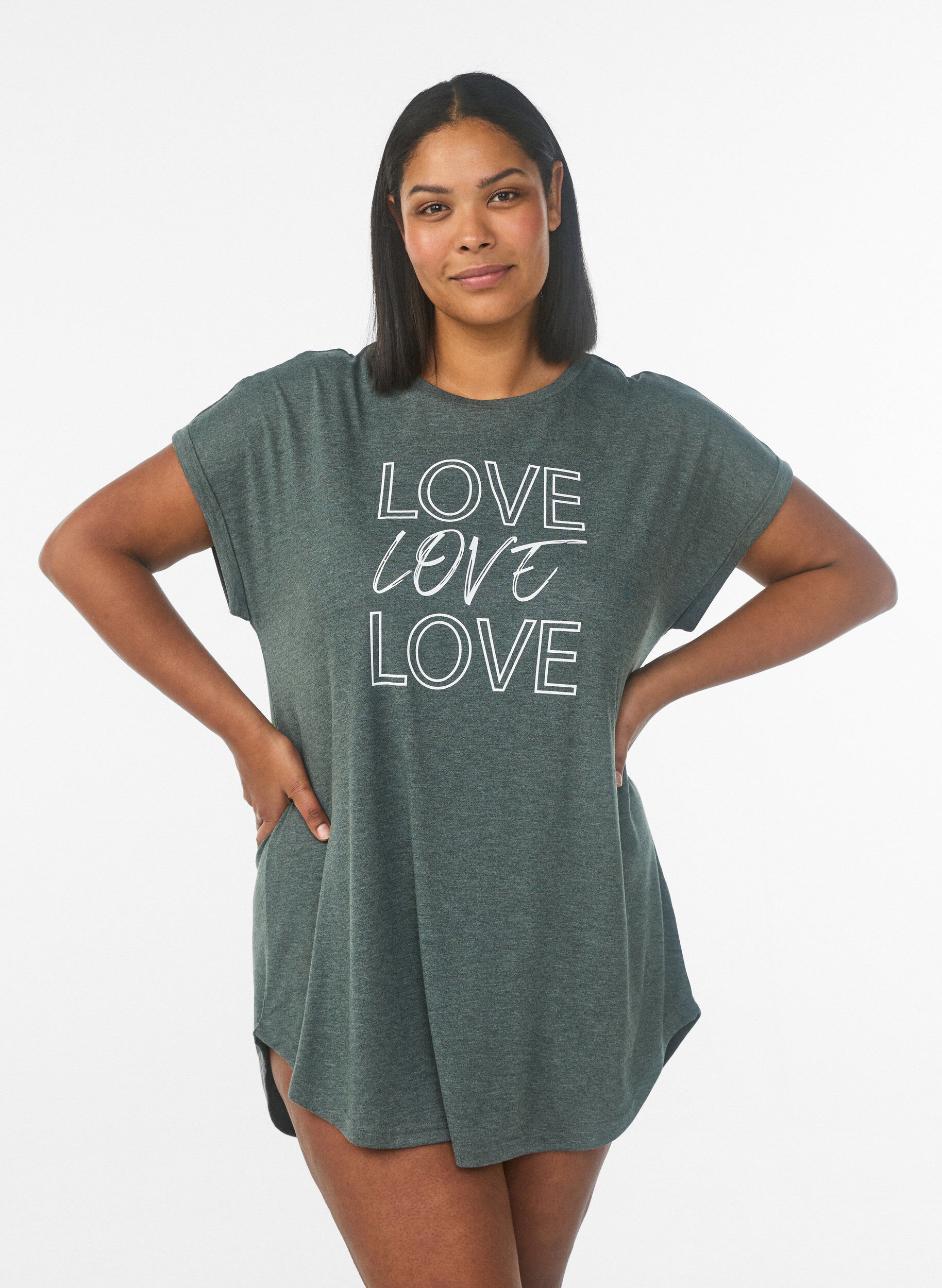 Short sleeve nightgown with text print, Green, Model