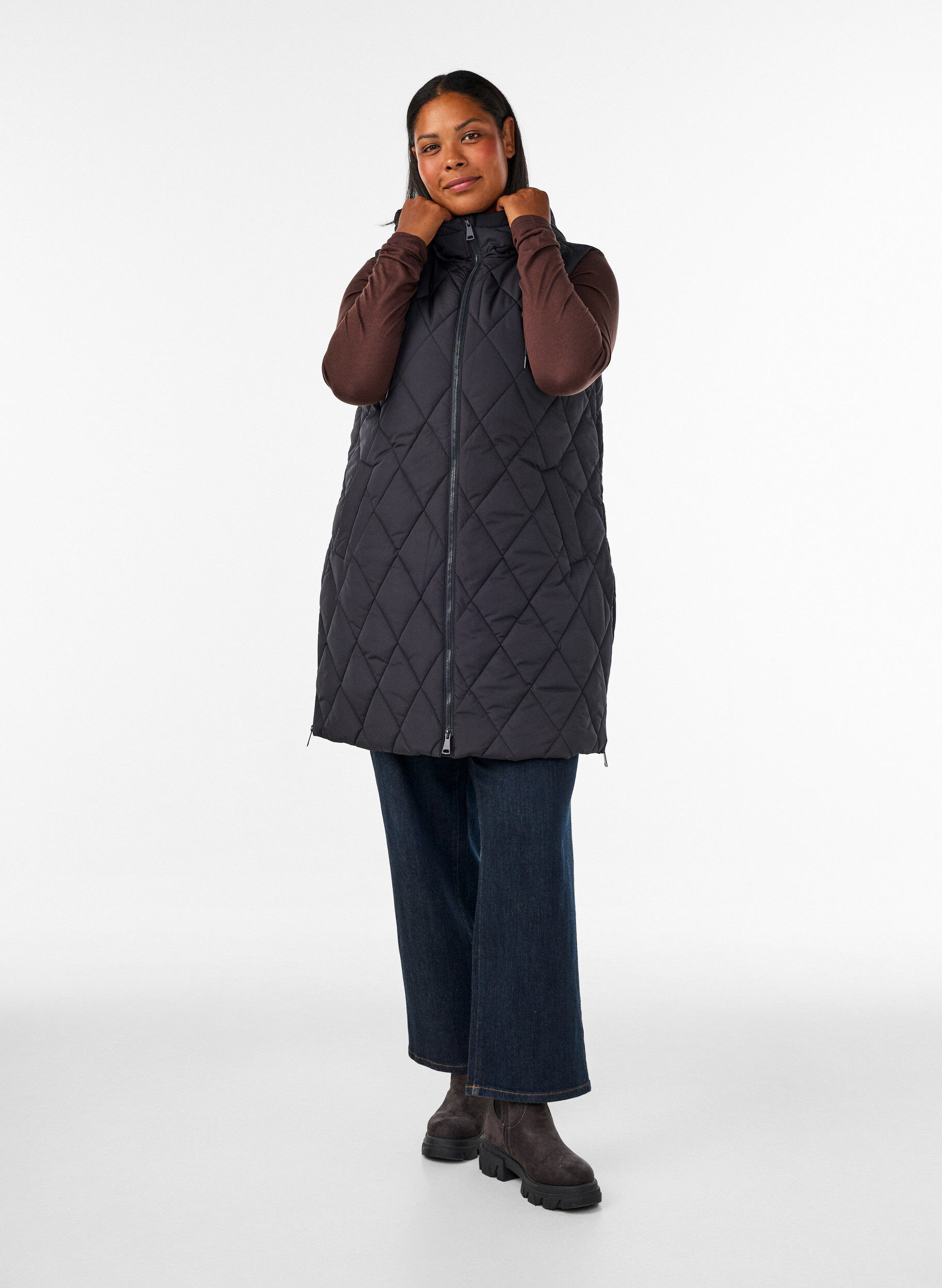 ZizzifashionMid-length quilted gilet with hood, Black, Model image number 1
