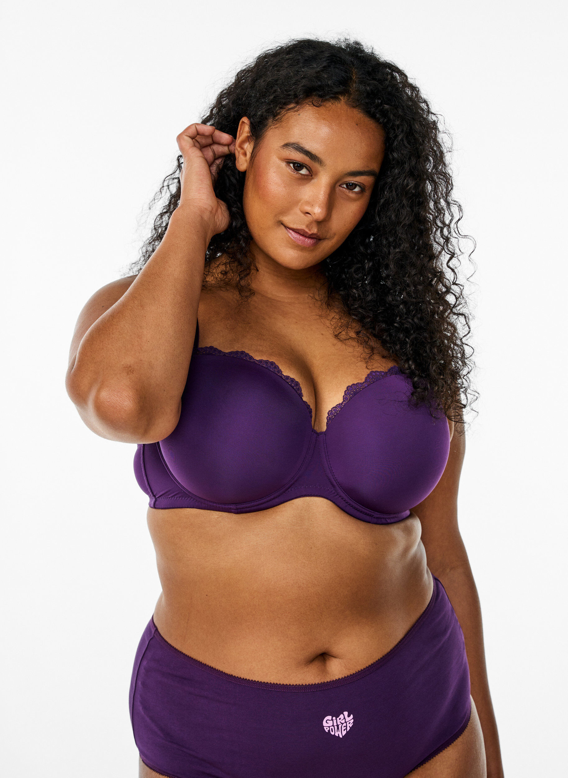 Moulded bra with underwire and lace detail, Purple, Model