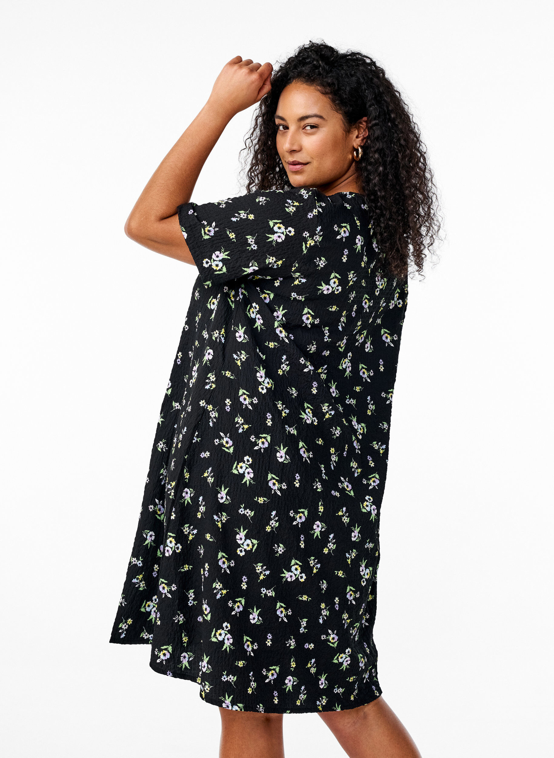 Zizzifashion Short-sleeved dress with a V-neck, Black, Model image number 2