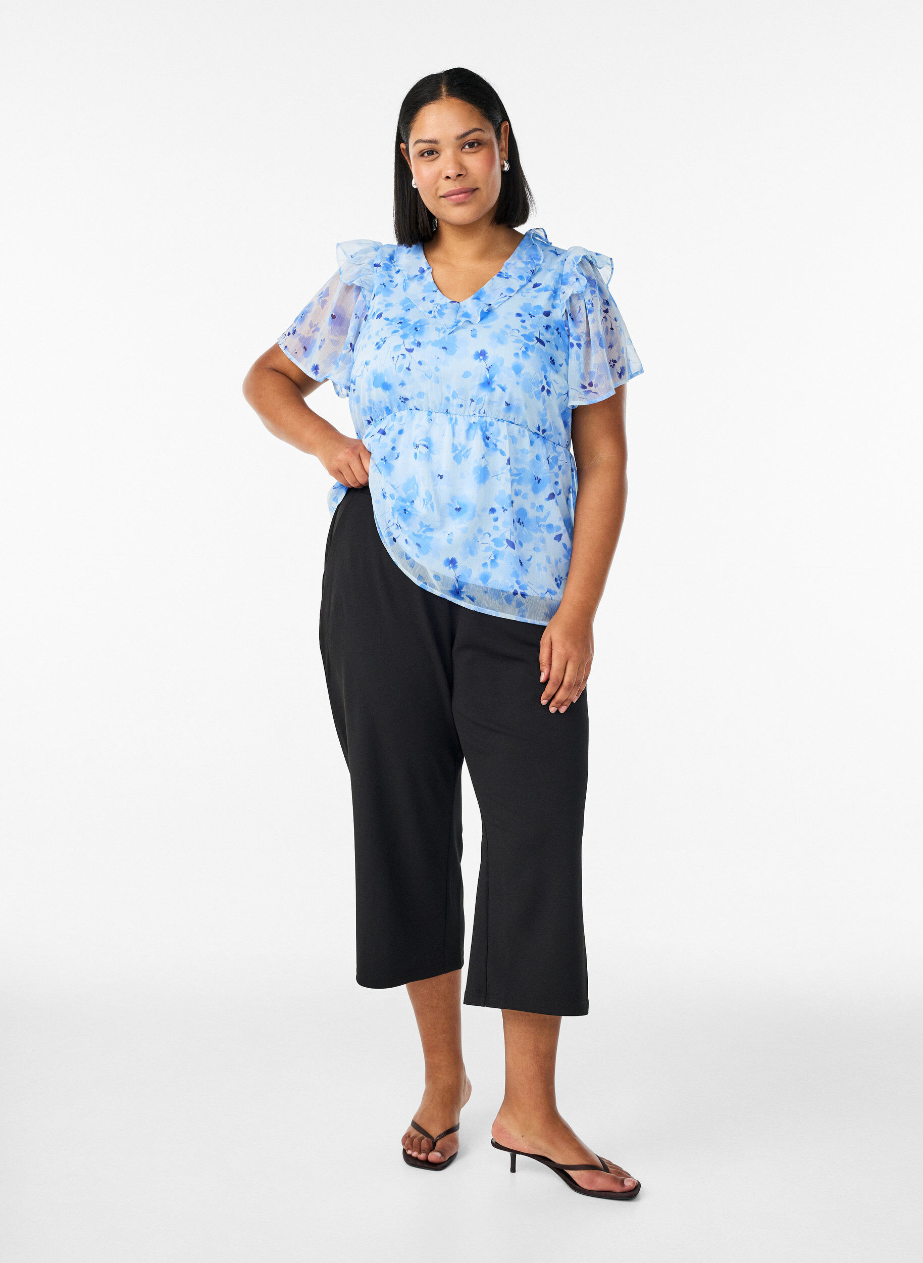 Zizzifashion Floral blouse with a frill collar and peplum effect, Blue, Model image number 1