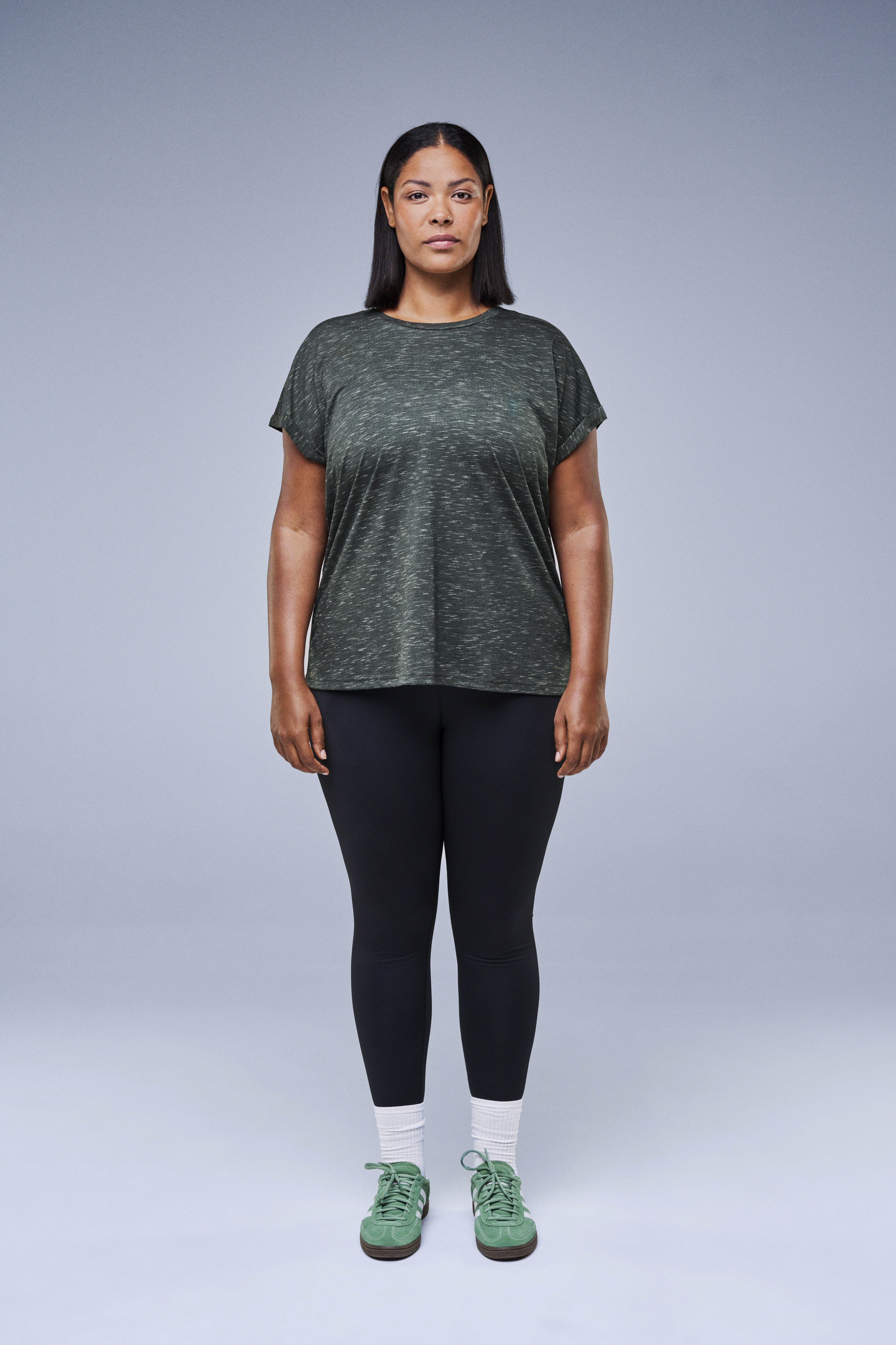 Green loose training T-shirt, , Model