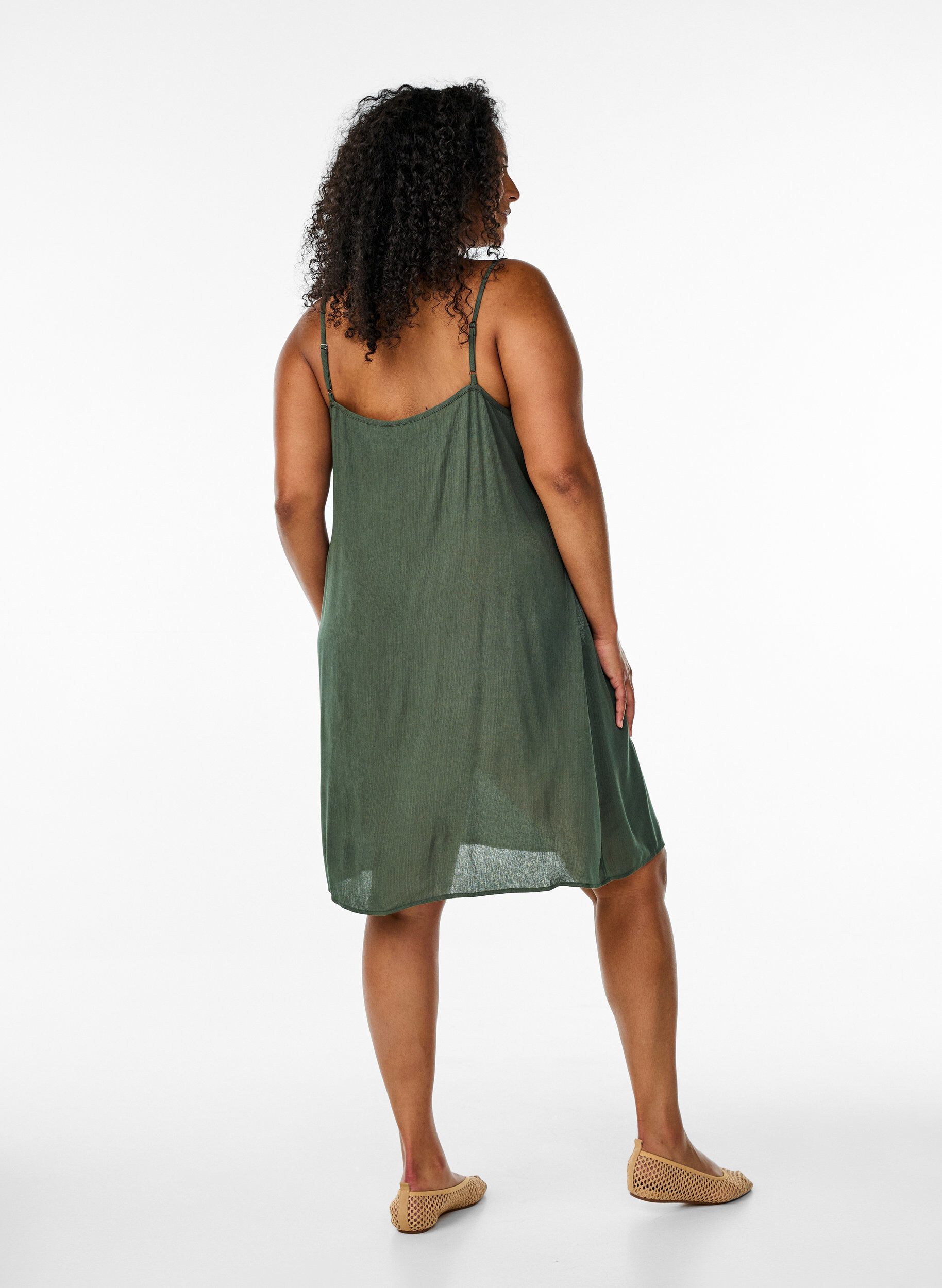 Zizzifashion Solid colour strap dress in viscose, Green, Model image number 2