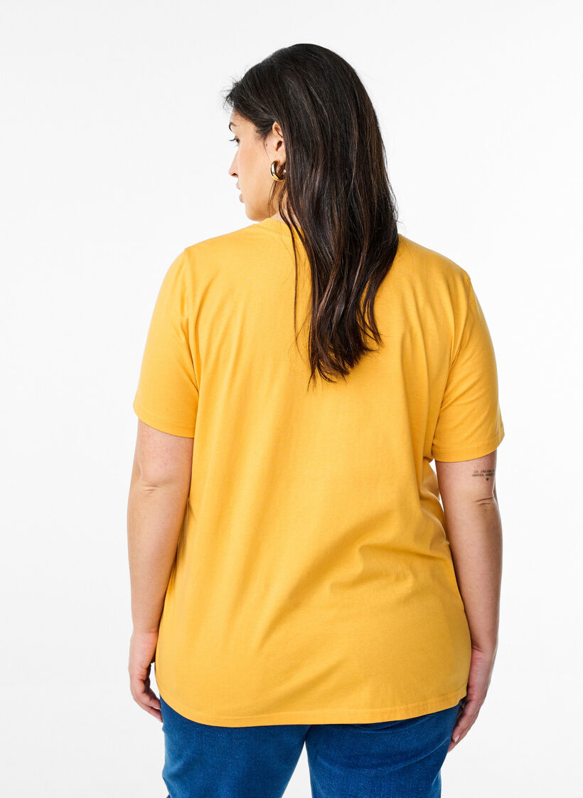 Basic cotton T-shirt with round neck, Yellow, Model image number 2