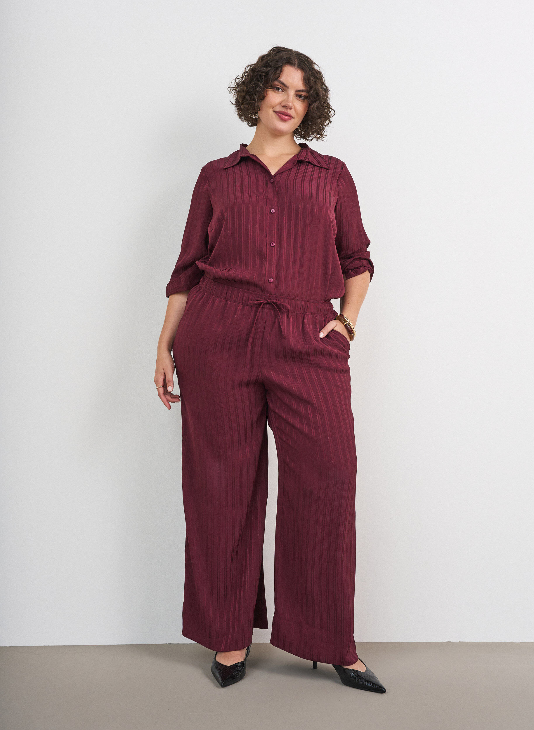 ZizzifashionTrousers with textured stripes and straight legs, Red, Model image number 1
