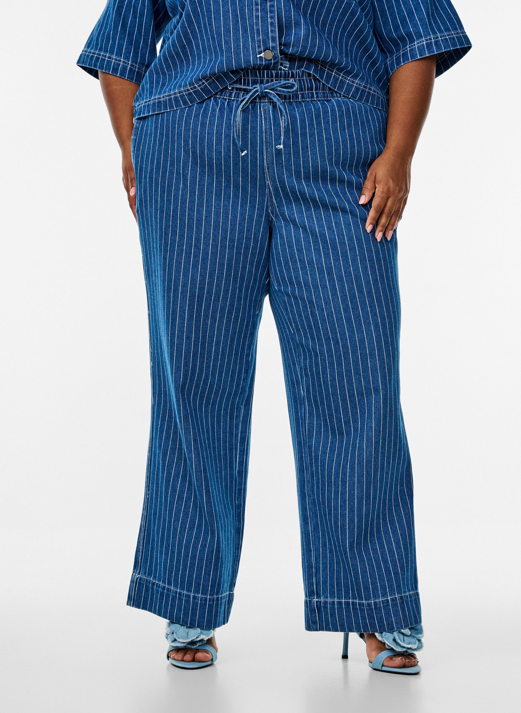 Zizzifashion Wide-leg denim jeans with stripes, Blue, Model image number 2