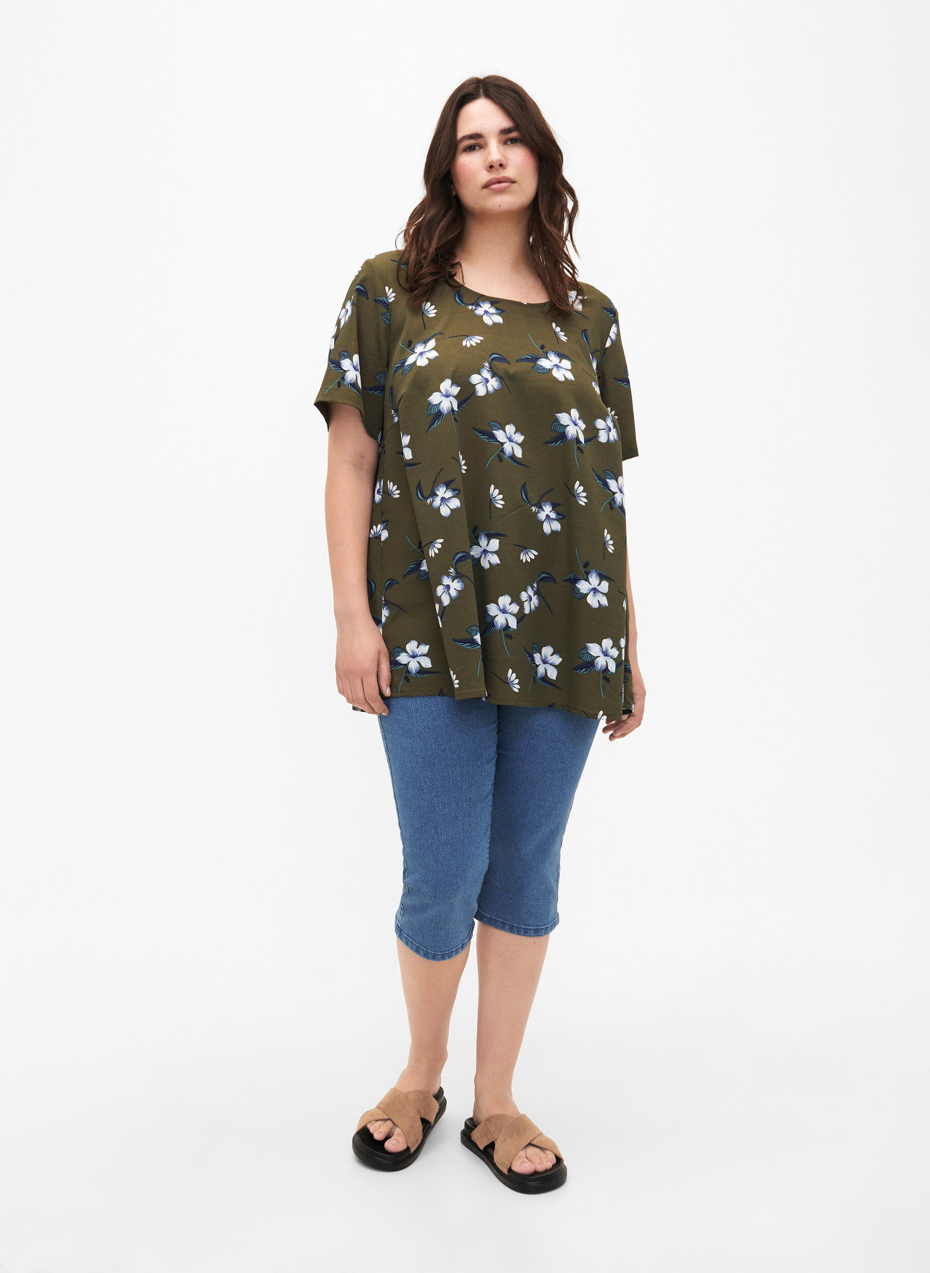 FLASH - High waisted denim capri trousers with slim fit, Light Blue, Model