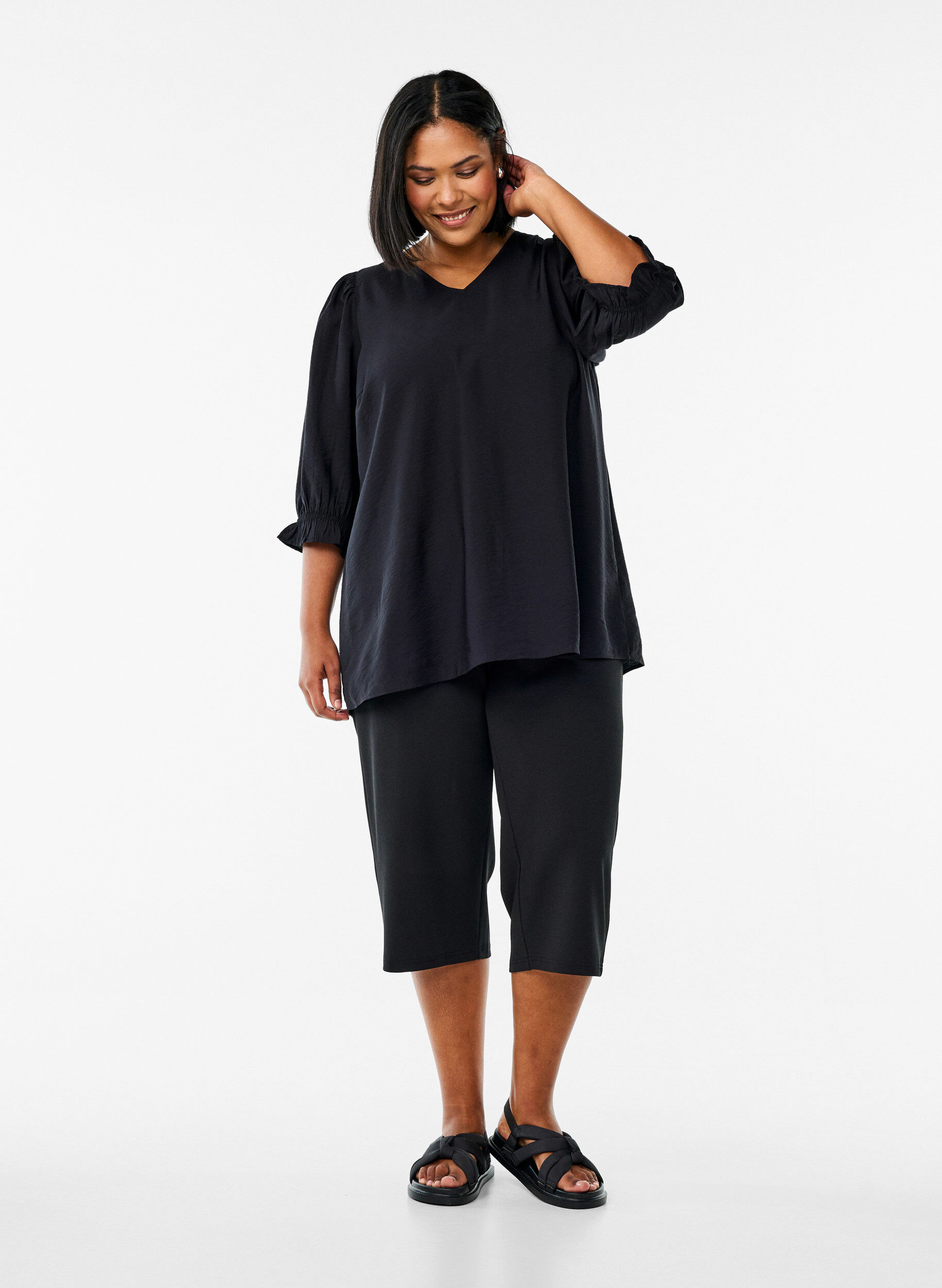 Zizzifashion Tunic with 3/4 sleeves and a V-neck, Black, Model image number 1