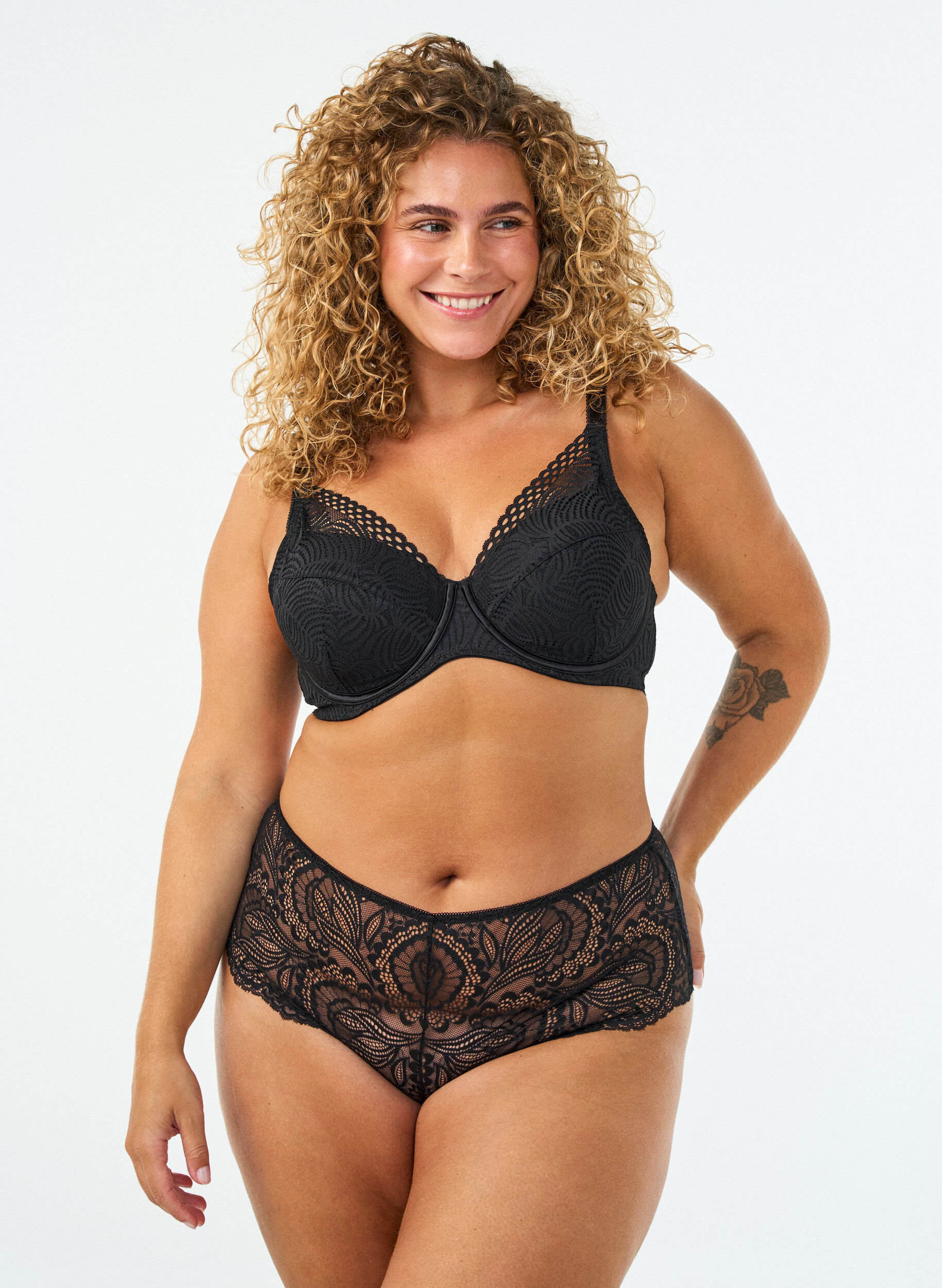 ZizzifashionLace bra with padded cups, Black, Model image number 1