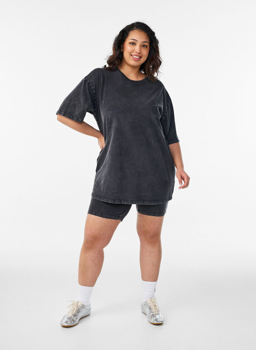 Fitted jersey shorts with a washed effect, Black, Model image number 1
