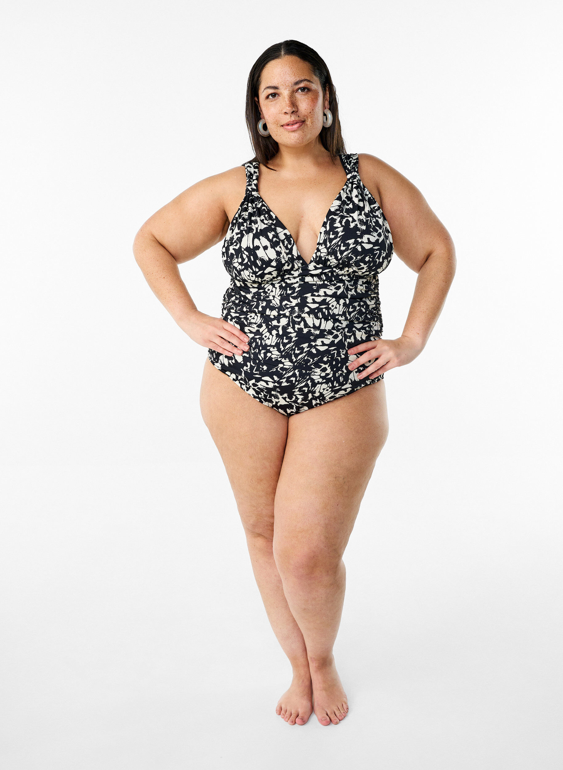 Zizzifashion Patterned swimsuit with deep V-neck, Black, Model image number 1