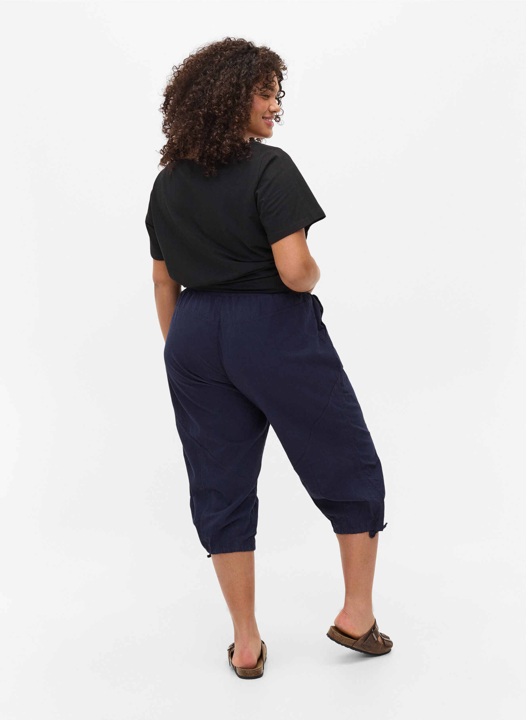 Zizzifashion Loose cropped trousers in cotton, Blue, Model image number 2
