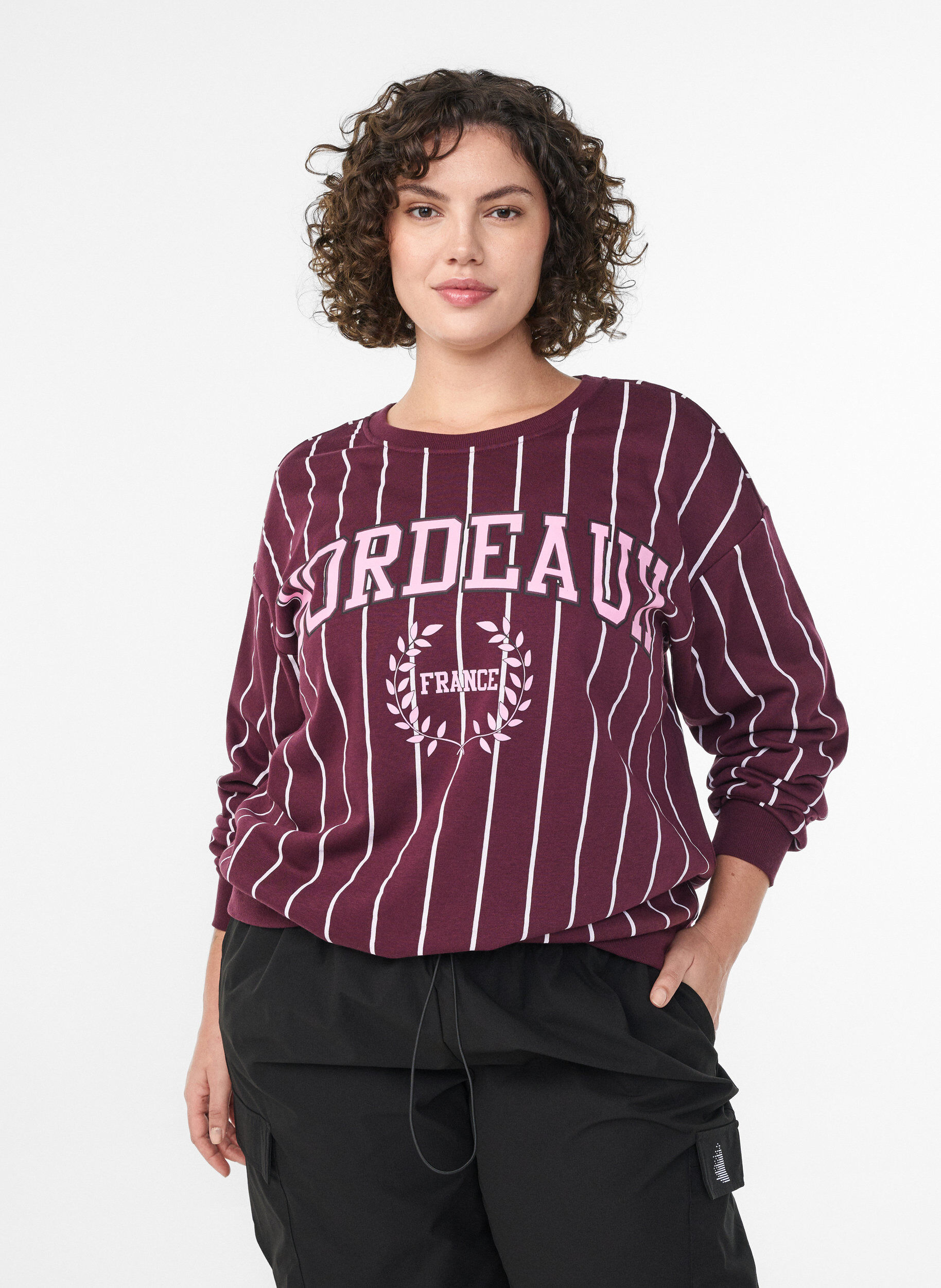 Striped sweatshirt with text print, Red, Model