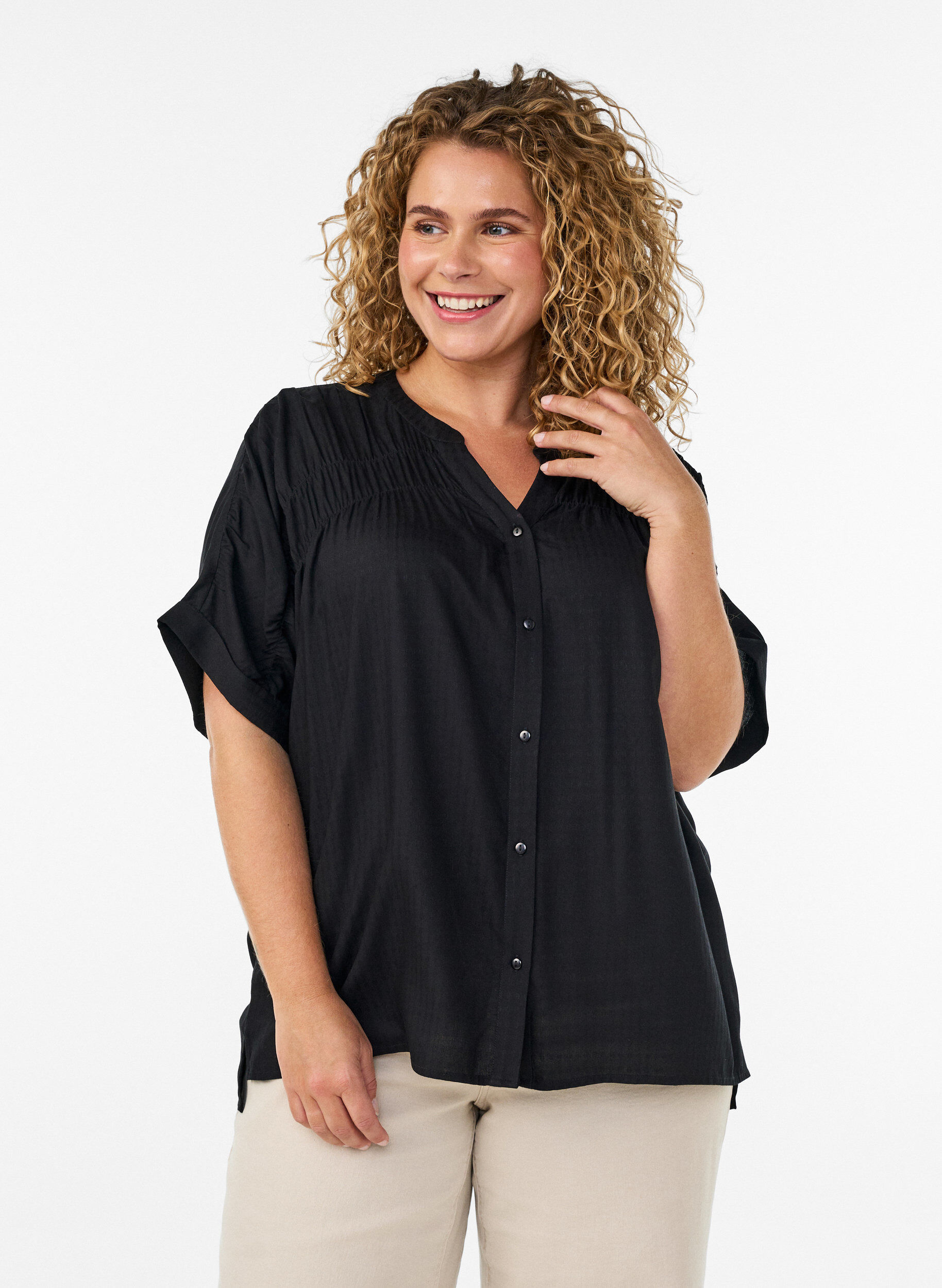 Zizzifashion Viscose shirt with short sleeves and ruched detail, Black, Model image number 0