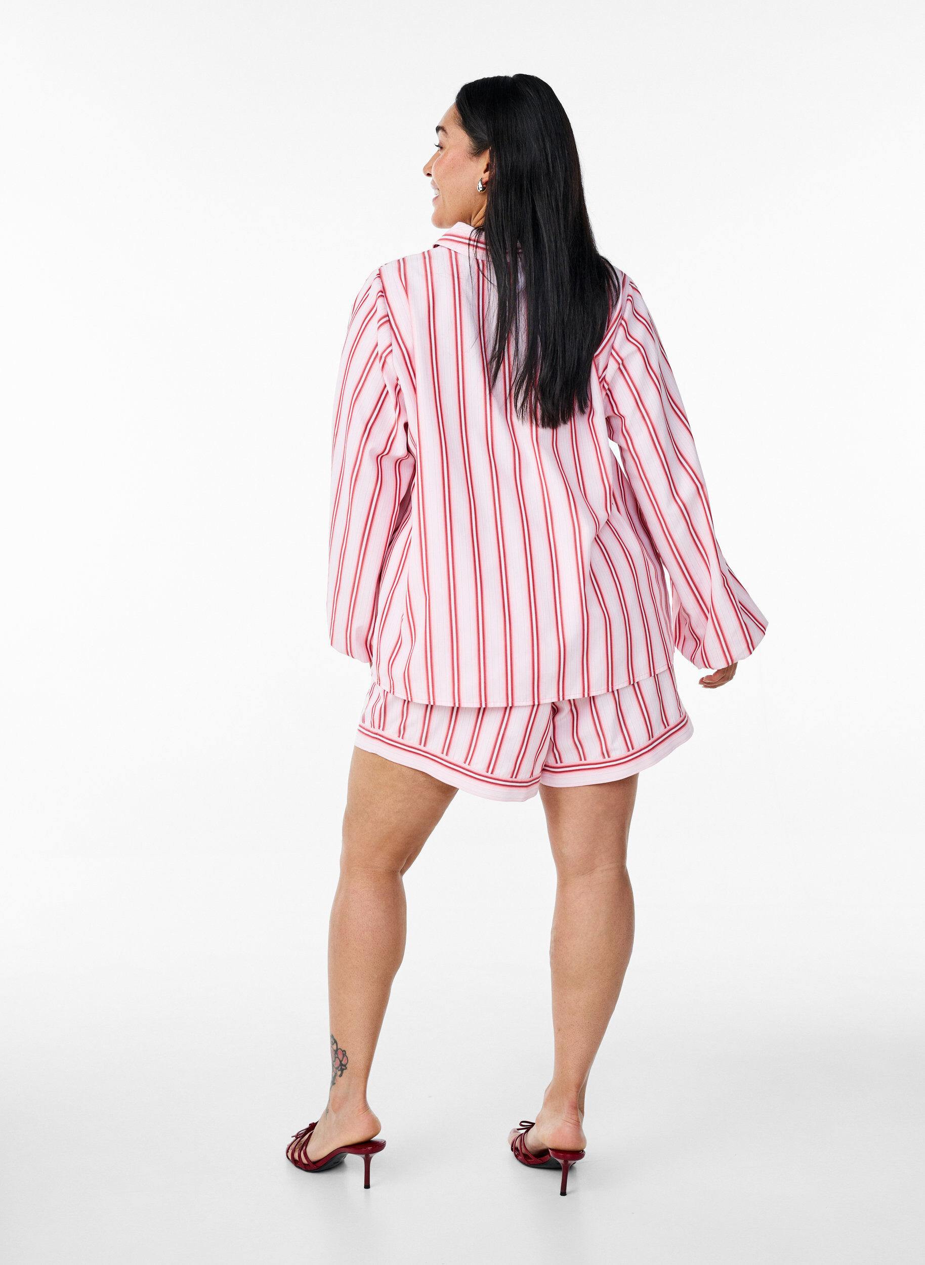 Zizzifashion Loose shorts with stripes and pockets, Pink, Model image number 2