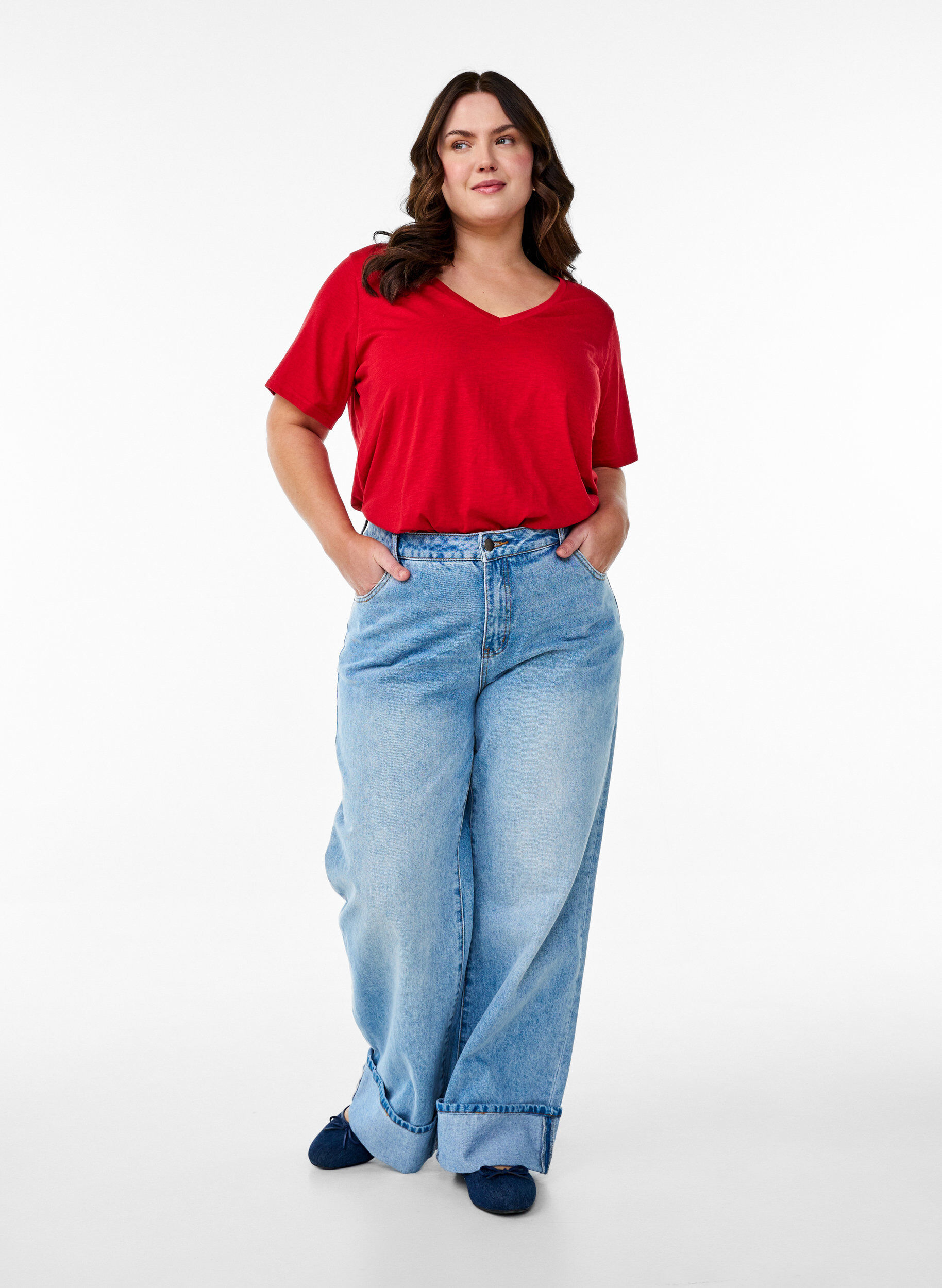 Zizzifashion Short sleeve basic t-shirt with v-neck, Red, Model image number 1