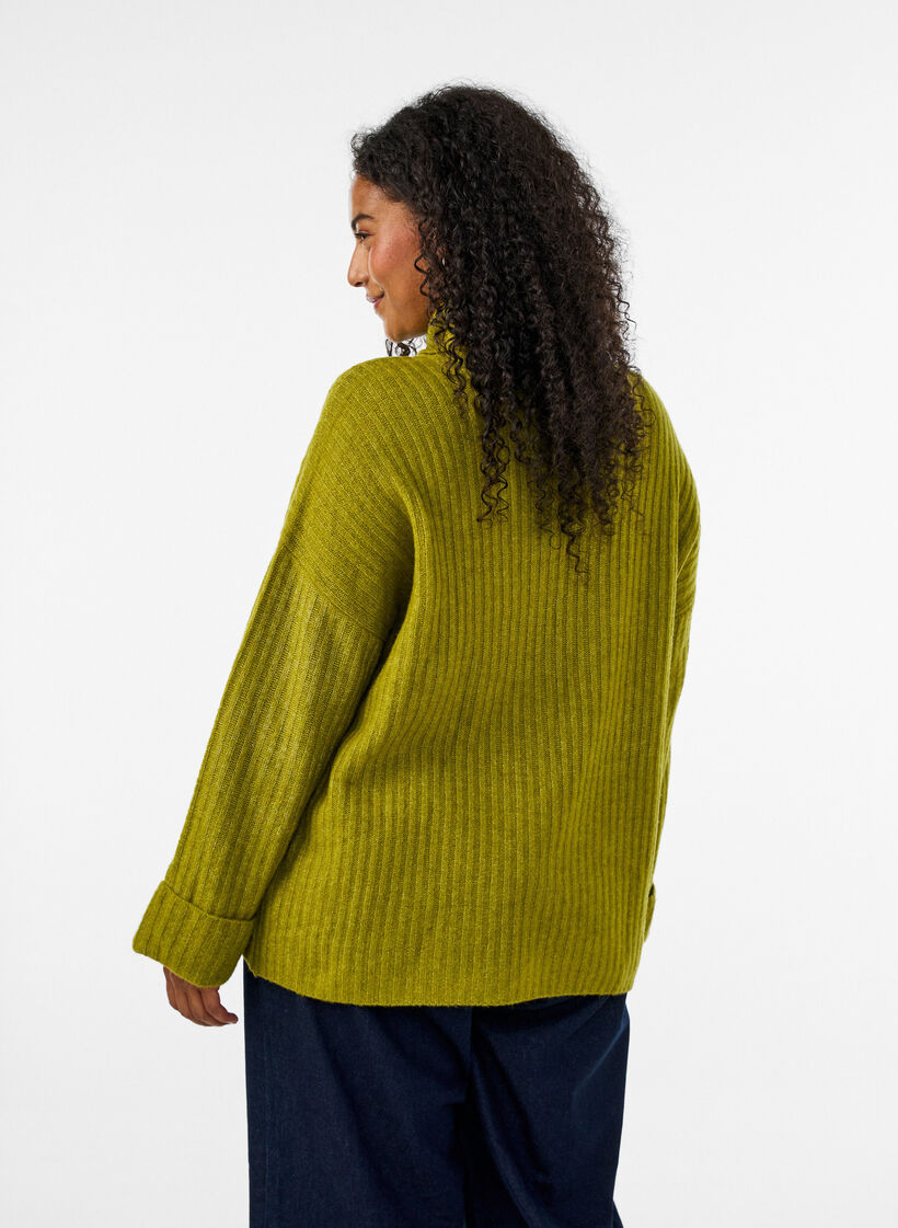 Knitted top with turtleneck, Green, Model image number 2