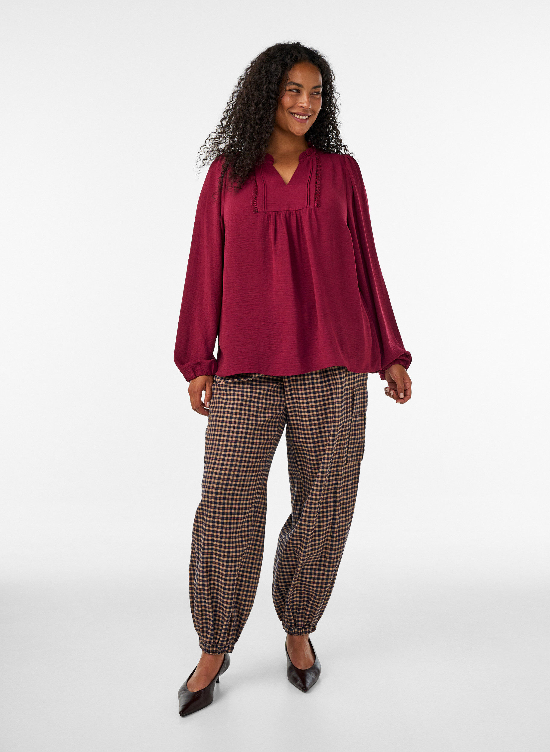 ZizzifashionBlouse with V-neck and crochet band, Red, Model image number 1