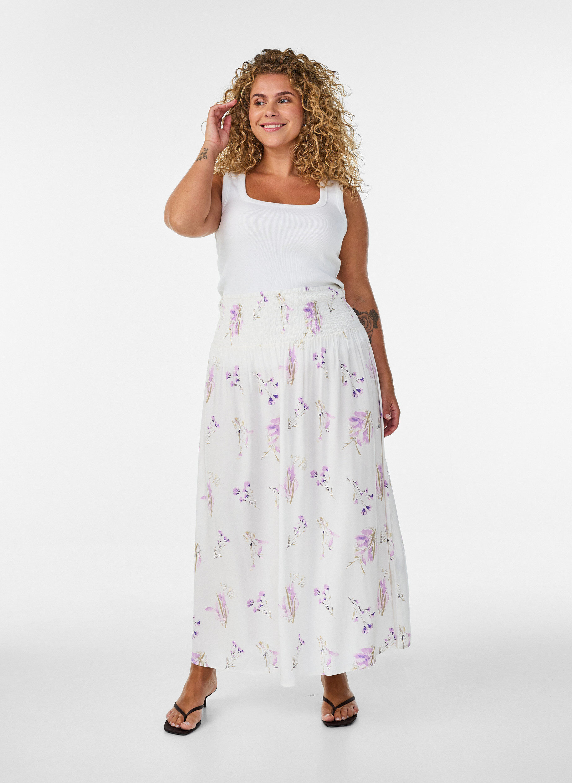 Zizzifashion Viscose maxi skirt with smocking, White, Model image number 1