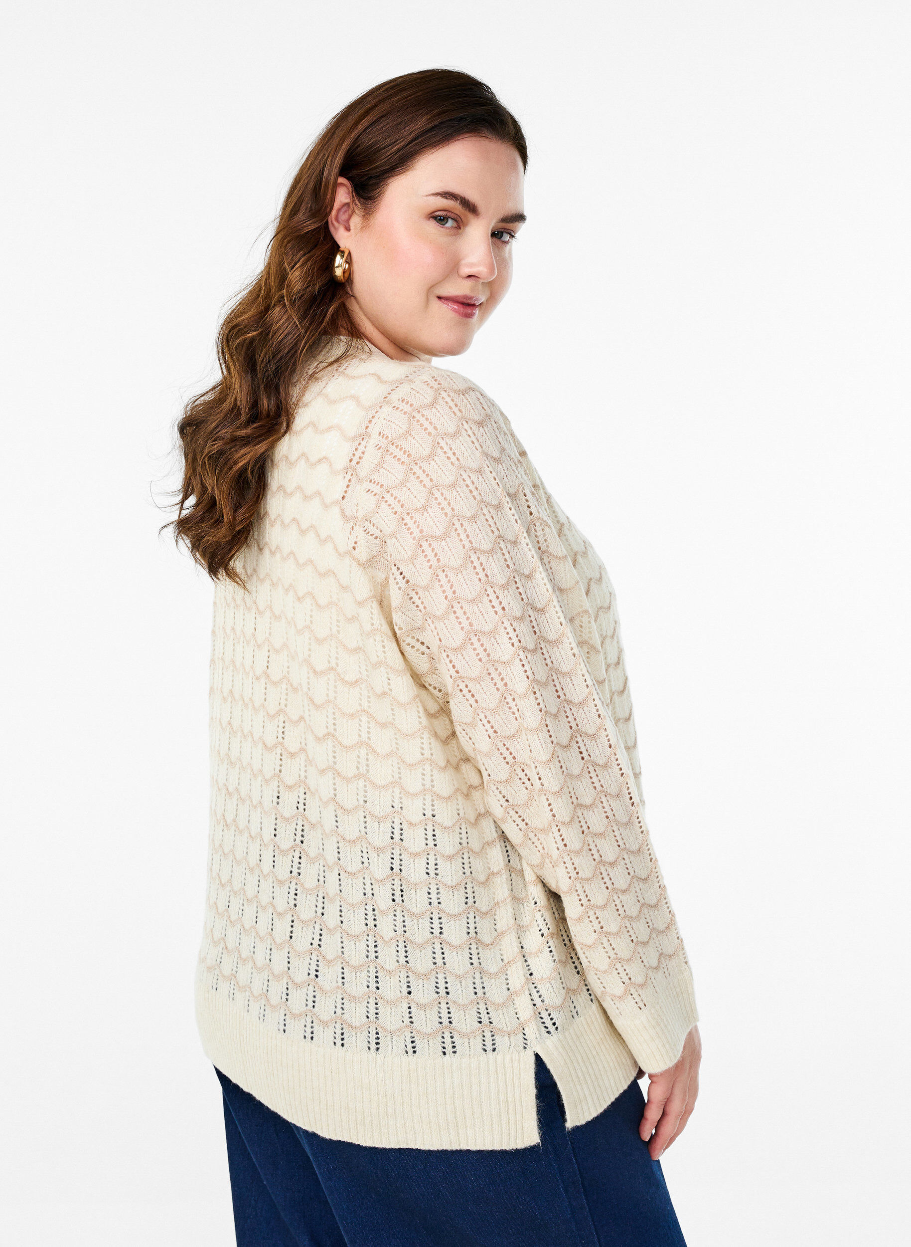 Zizzifashion Knitted cardigan with an openwork pattern and wavy lines, Birch w. Simply T., Model image number 1