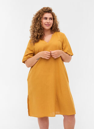 Short-sleeved dress in a cotton blend with linen, Honey Mustard, Model image number 0