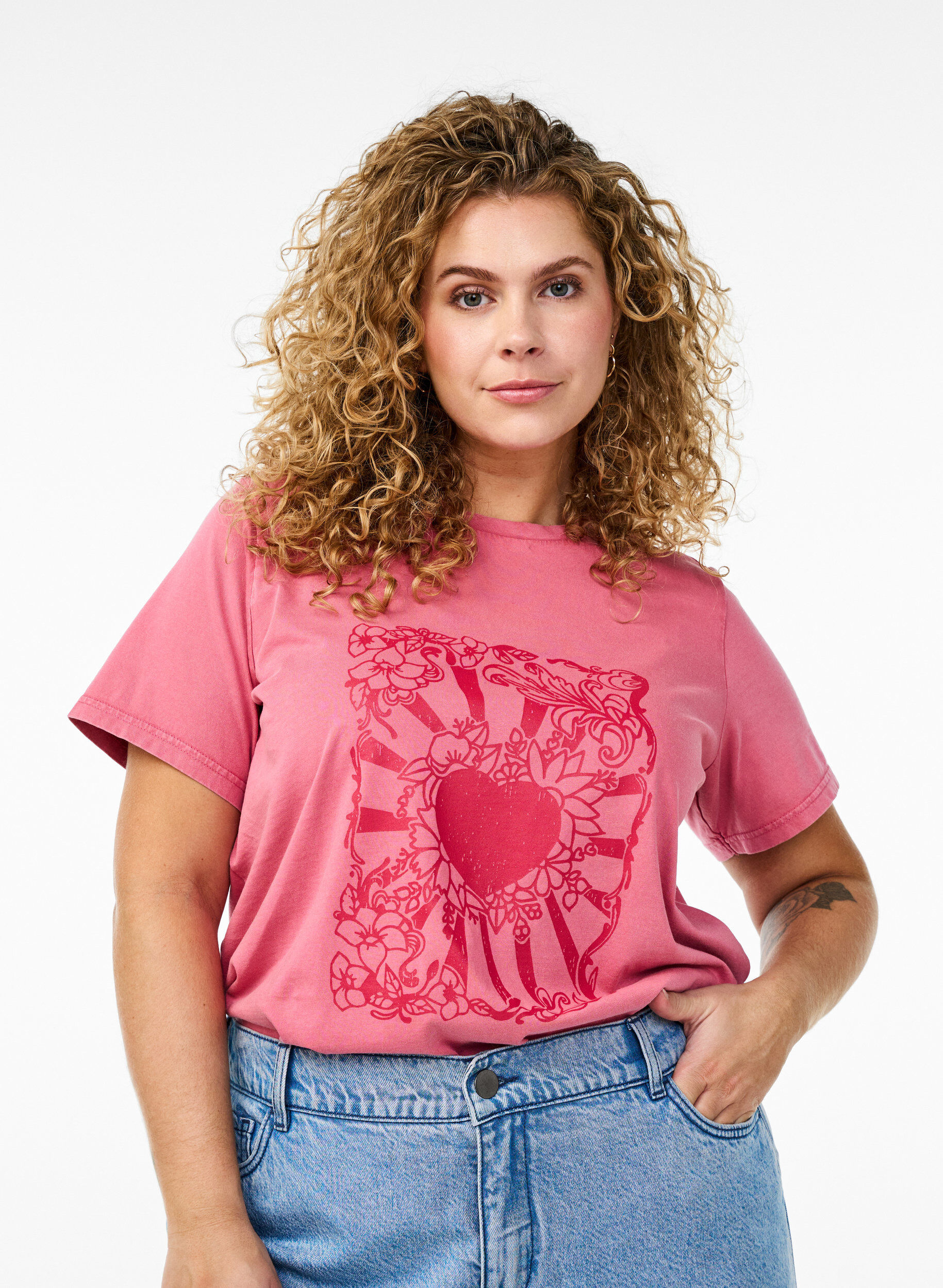 T-shirt in organic cotton with a cool print, Rose, Model
