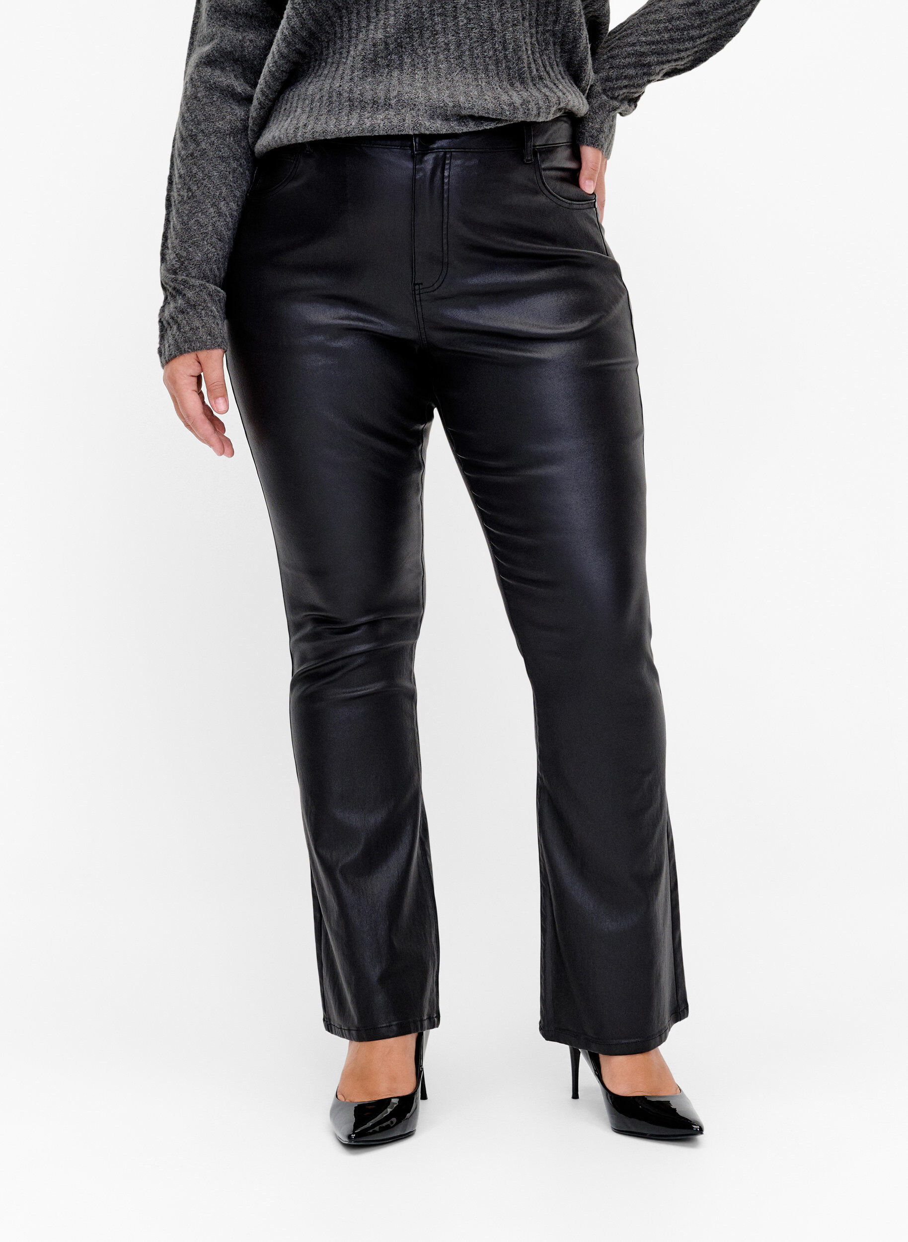 Zizzifashion Coated Ellen jeans with bootcut, Black, Model image number 2