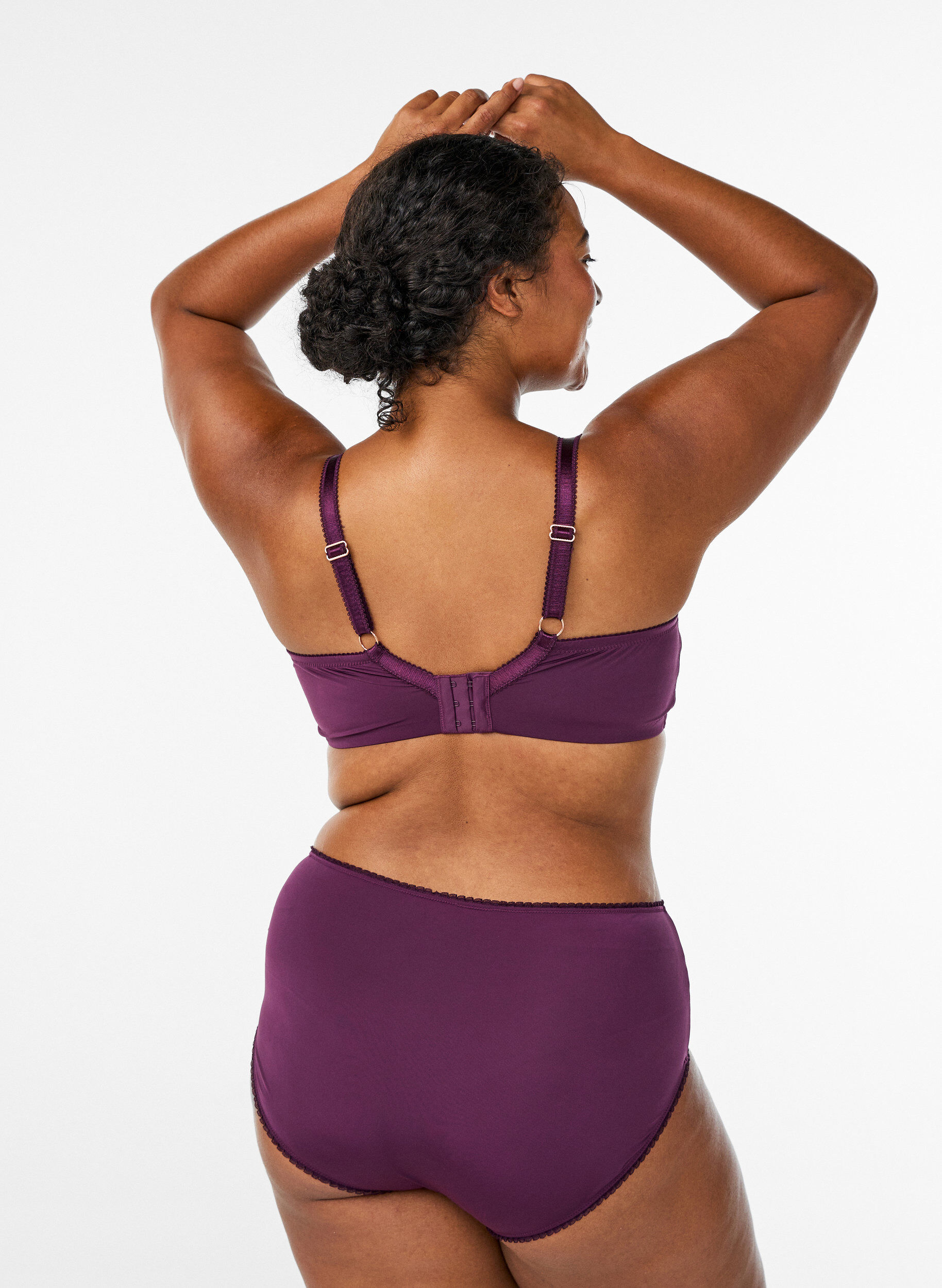 Zizzifashion Padded bra with floral embroidery, Purple, Model image number 2