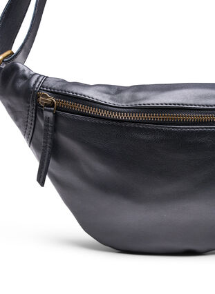Belt bag in leather, Black, Packshot image number 2