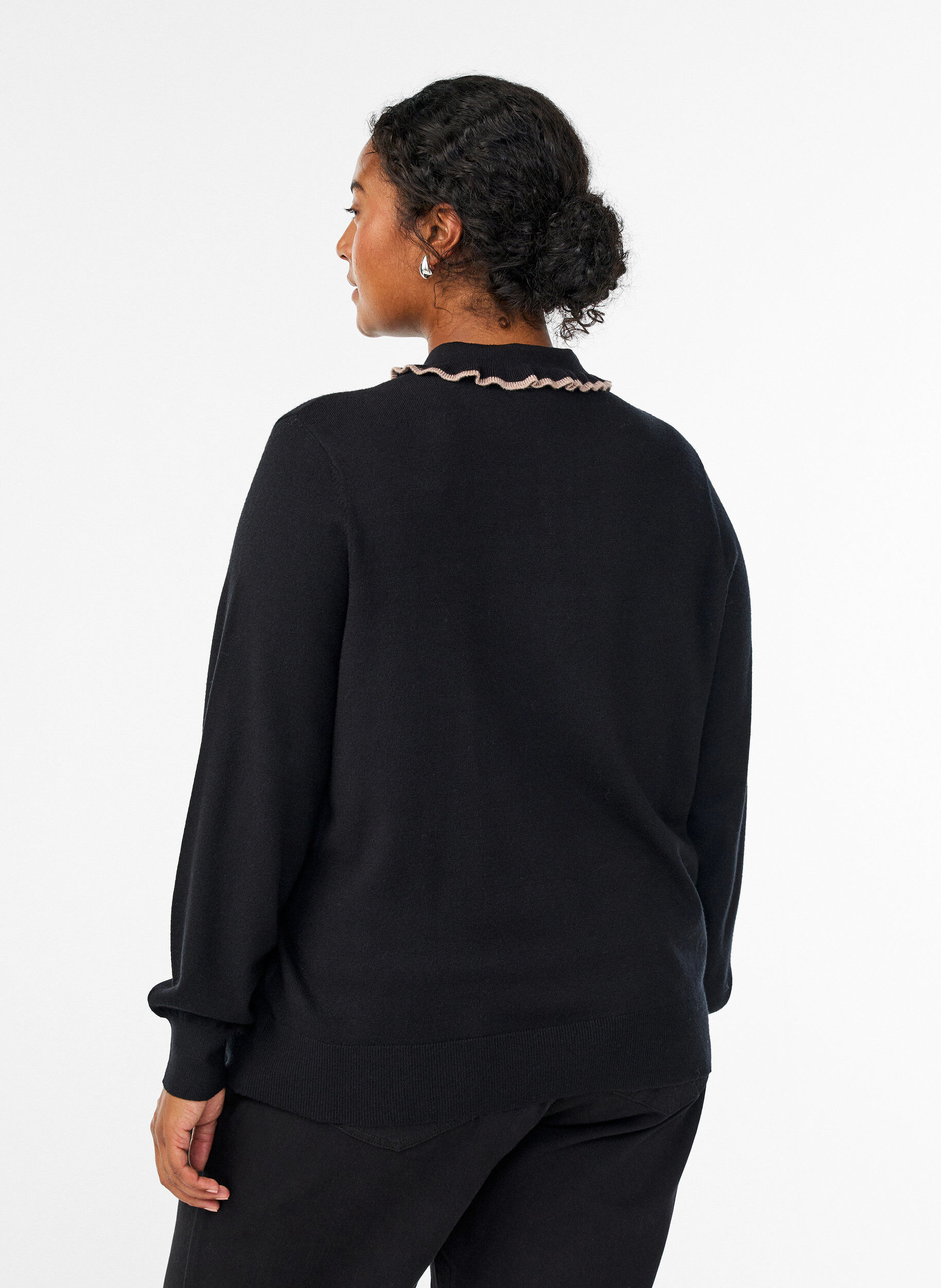 Zizzifashion Knitted blouse with a ruffled polo collar, Black, Model image number 2